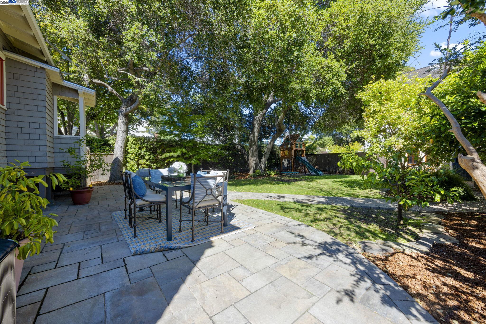 Detail Gallery Image 47 of 60 For 898 Union St, Alameda,  CA 94501 - 4 Beds | 2 Baths