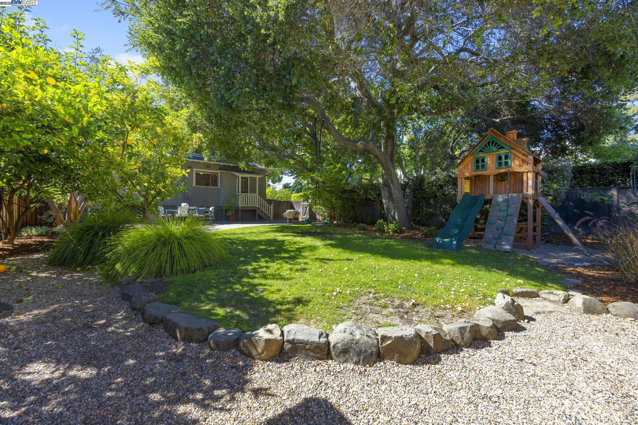 Detail Gallery Image 57 of 60 For 898 Union St, Alameda,  CA 94501 - 4 Beds | 2 Baths