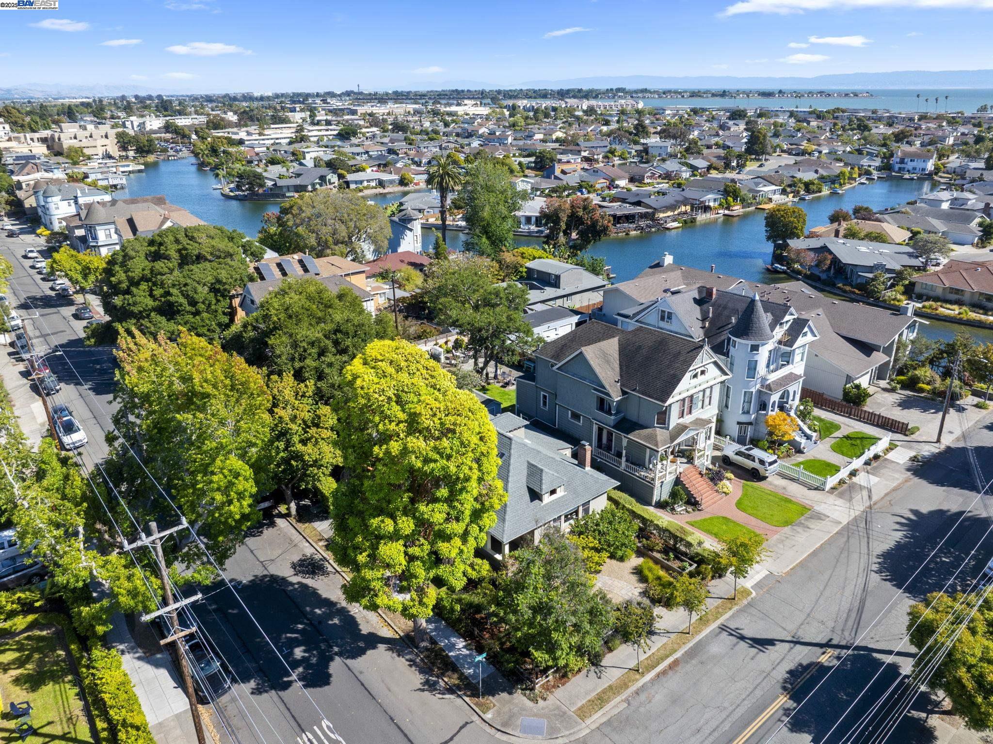 Detail Gallery Image 59 of 60 For 898 Union St, Alameda,  CA 94501 - 4 Beds | 2 Baths