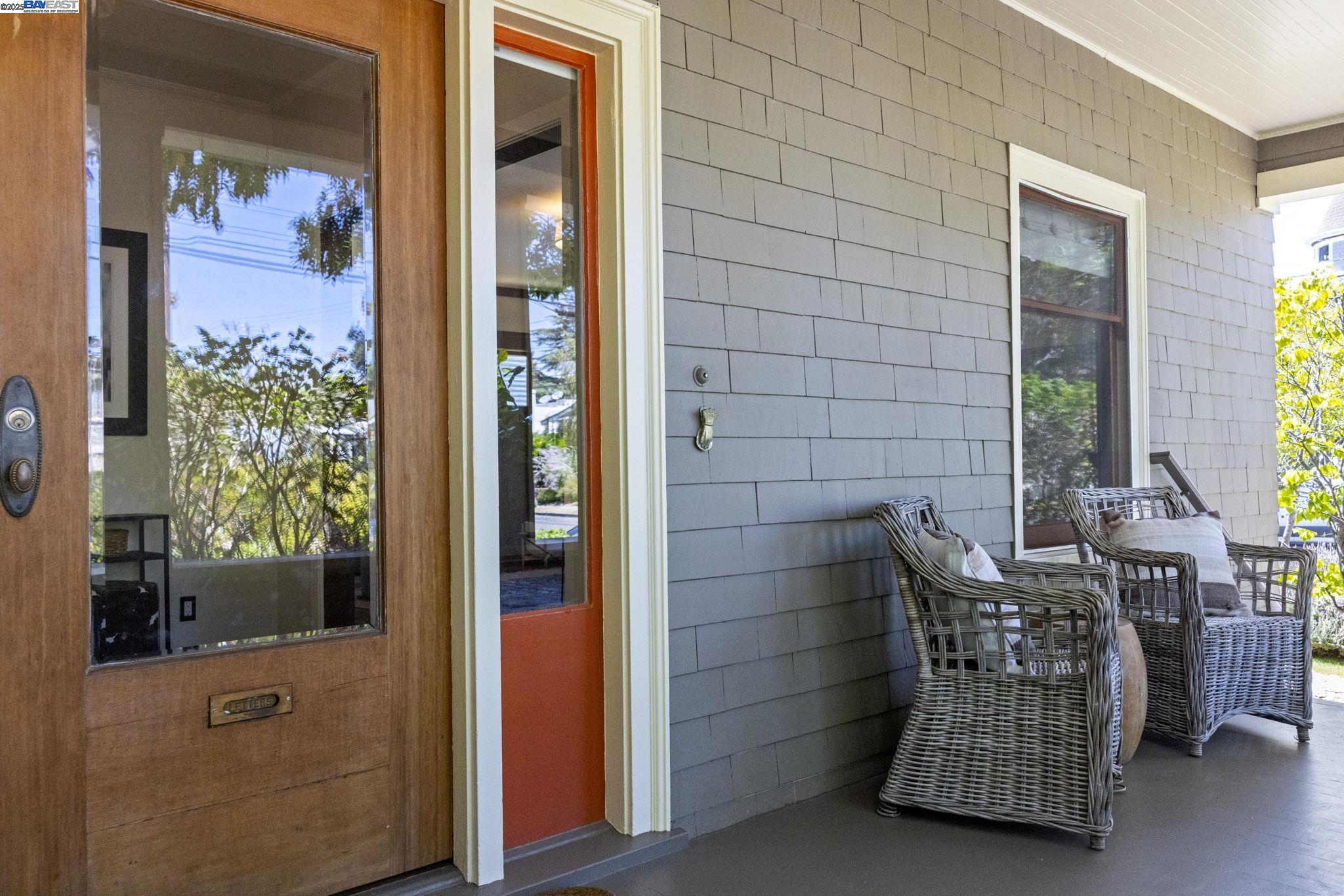 Detail Gallery Image 10 of 60 For 898 Union St, Alameda,  CA 94501 - 4 Beds | 2 Baths