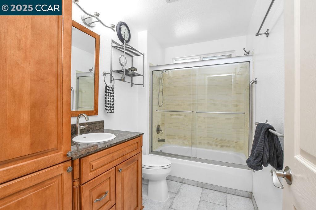 Detail Gallery Image 21 of 46 For 415 Orchard View Ave, Martinez,  CA 94553 - 3 Beds | 2/1 Baths