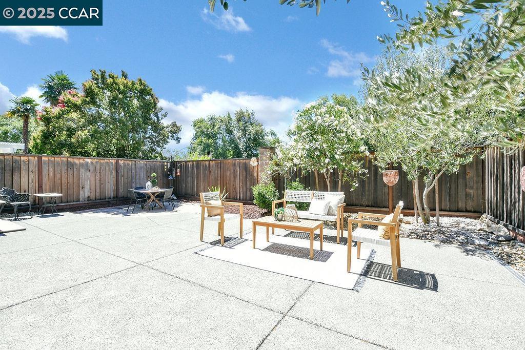 Detail Gallery Image 26 of 46 For 415 Orchard View Ave, Martinez,  CA 94553 - 3 Beds | 2/1 Baths