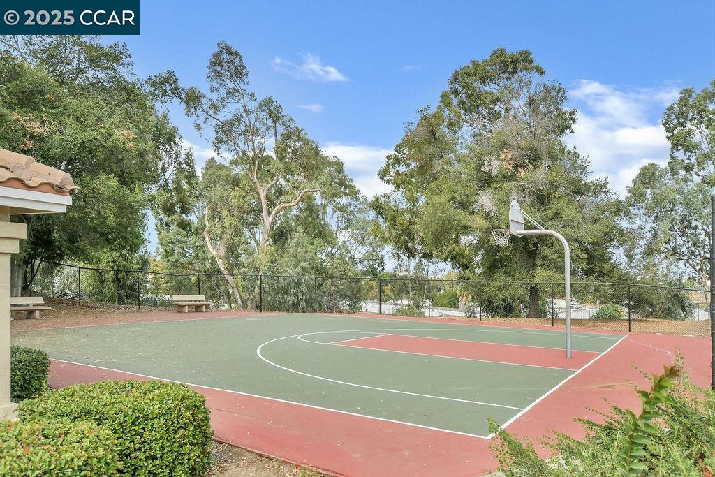 Detail Gallery Image 43 of 46 For 415 Orchard View Ave, Martinez,  CA 94553 - 3 Beds | 2/1 Baths