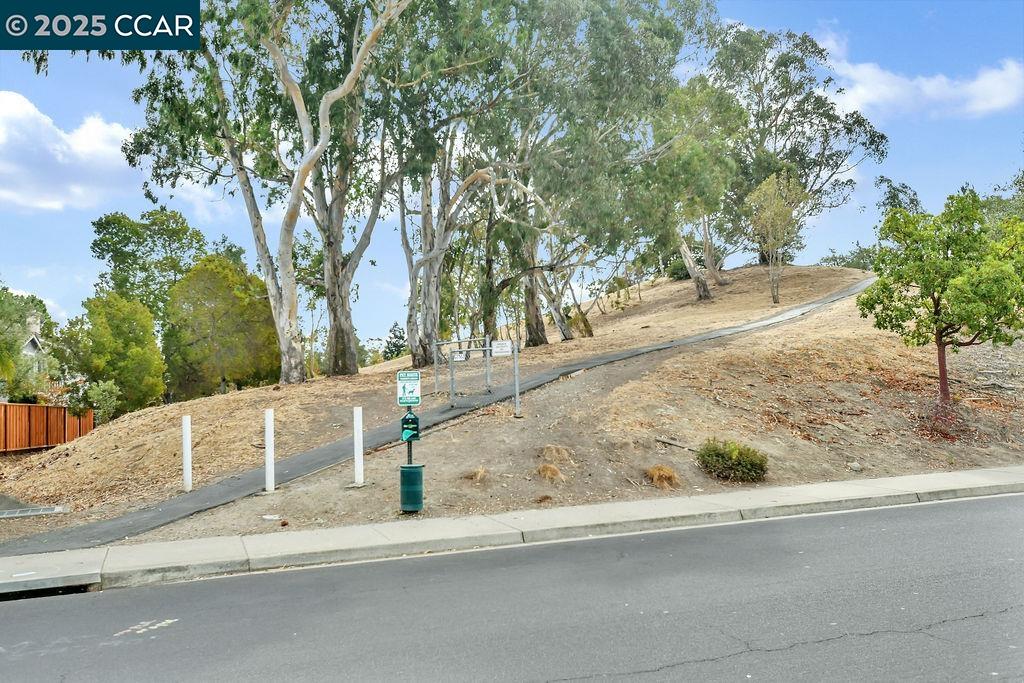 Detail Gallery Image 45 of 46 For 415 Orchard View Ave, Martinez,  CA 94553 - 3 Beds | 2/1 Baths