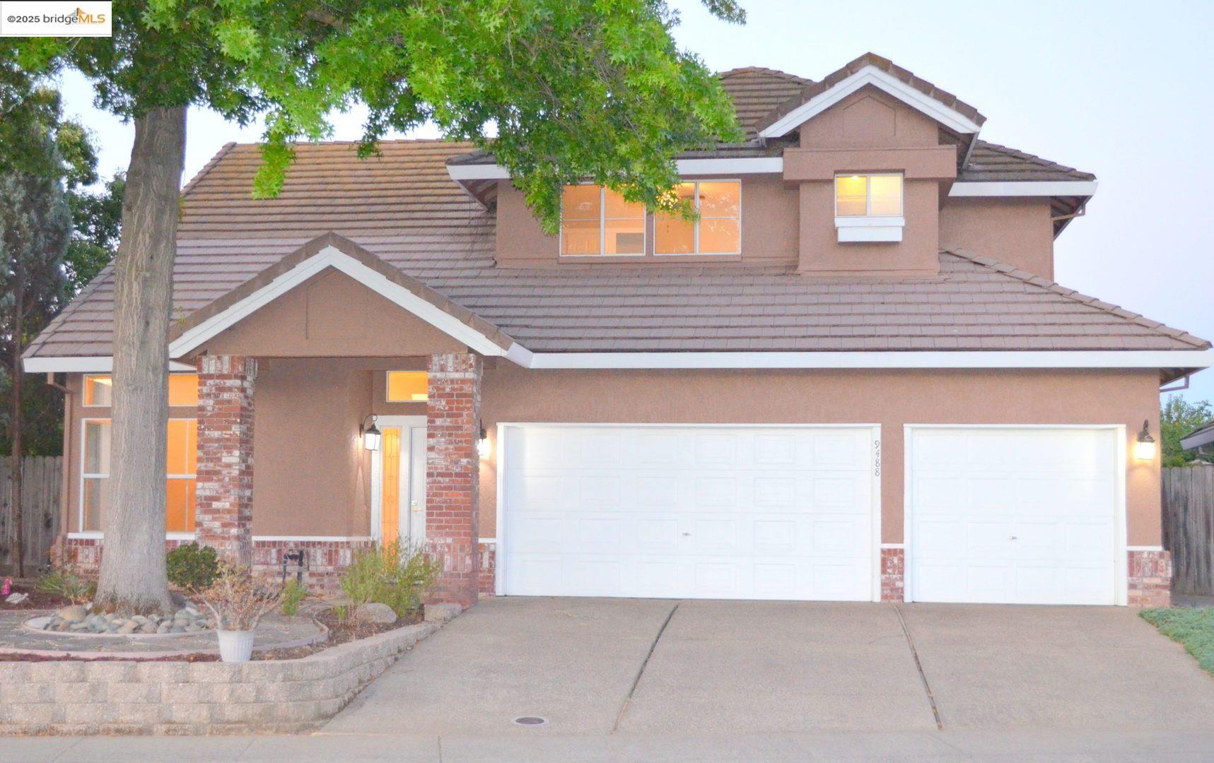 Detail Gallery Image 2 of 33 For 9488 Lockeridge Way, Sacramento,  CA 95829 - 4 Beds | 3 Baths