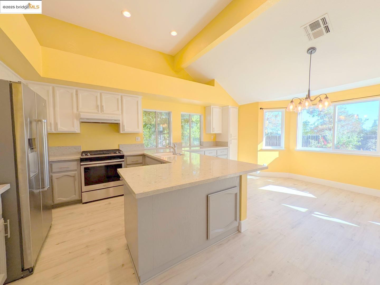 Detail Gallery Image 11 of 33 For 9488 Lockeridge Way, Sacramento,  CA 95829 - 4 Beds | 3 Baths
