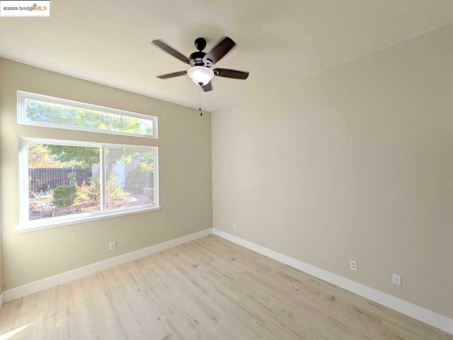 Detail Gallery Image 14 of 33 For 9488 Lockeridge Way, Sacramento,  CA 95829 - 4 Beds | 3 Baths