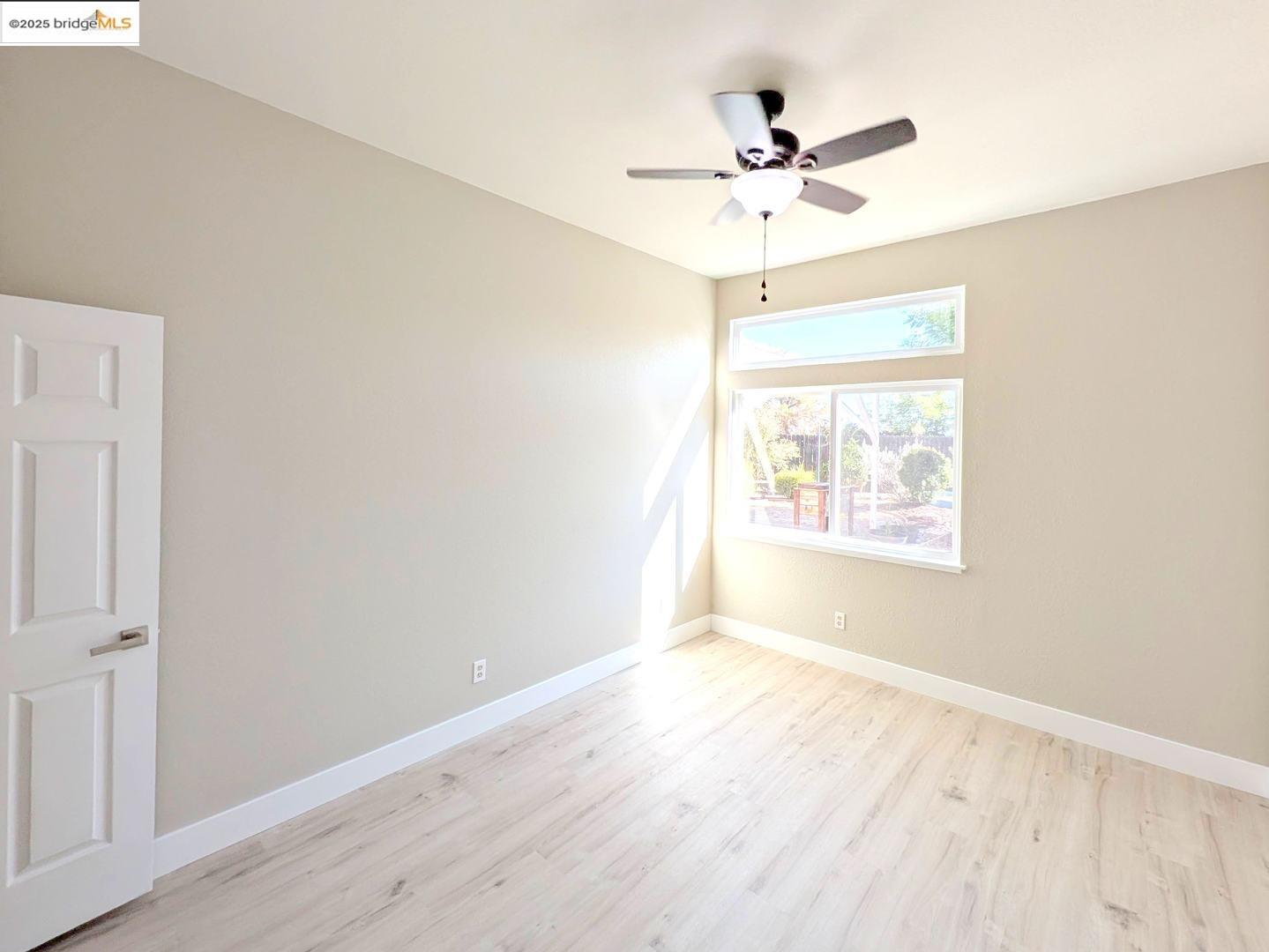 Detail Gallery Image 15 of 33 For 9488 Lockeridge Way, Sacramento,  CA 95829 - 4 Beds | 3 Baths