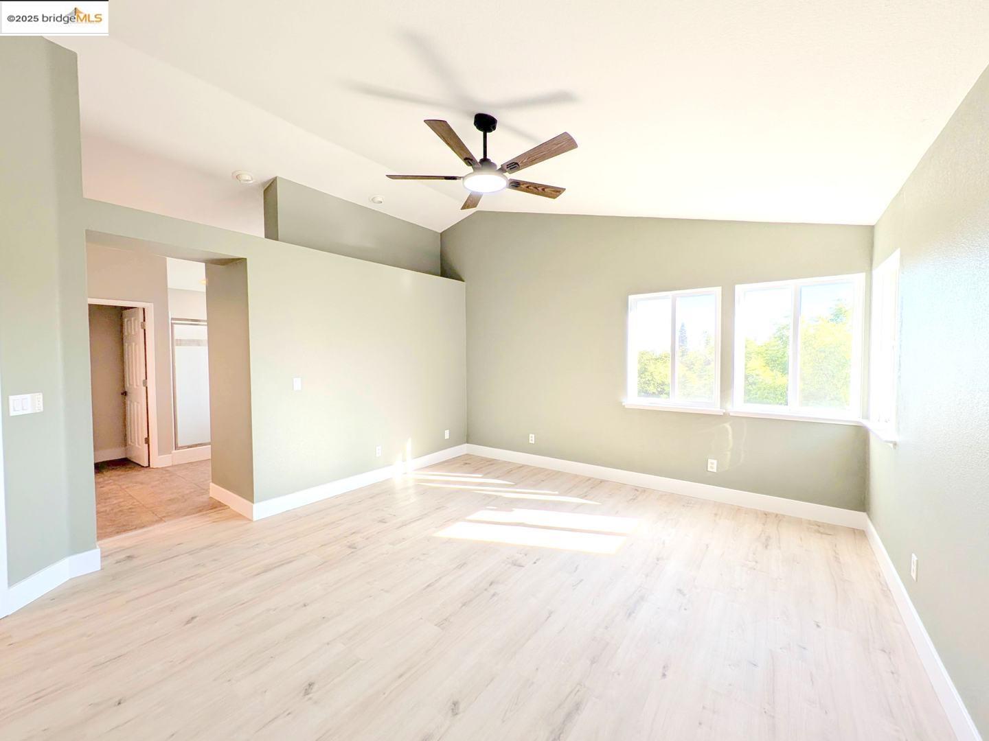 Detail Gallery Image 19 of 33 For 9488 Lockeridge Way, Sacramento,  CA 95829 - 4 Beds | 3 Baths