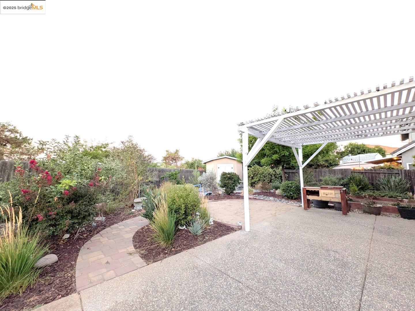 Detail Gallery Image 27 of 33 For 9488 Lockeridge Way, Sacramento,  CA 95829 - 4 Beds | 3 Baths