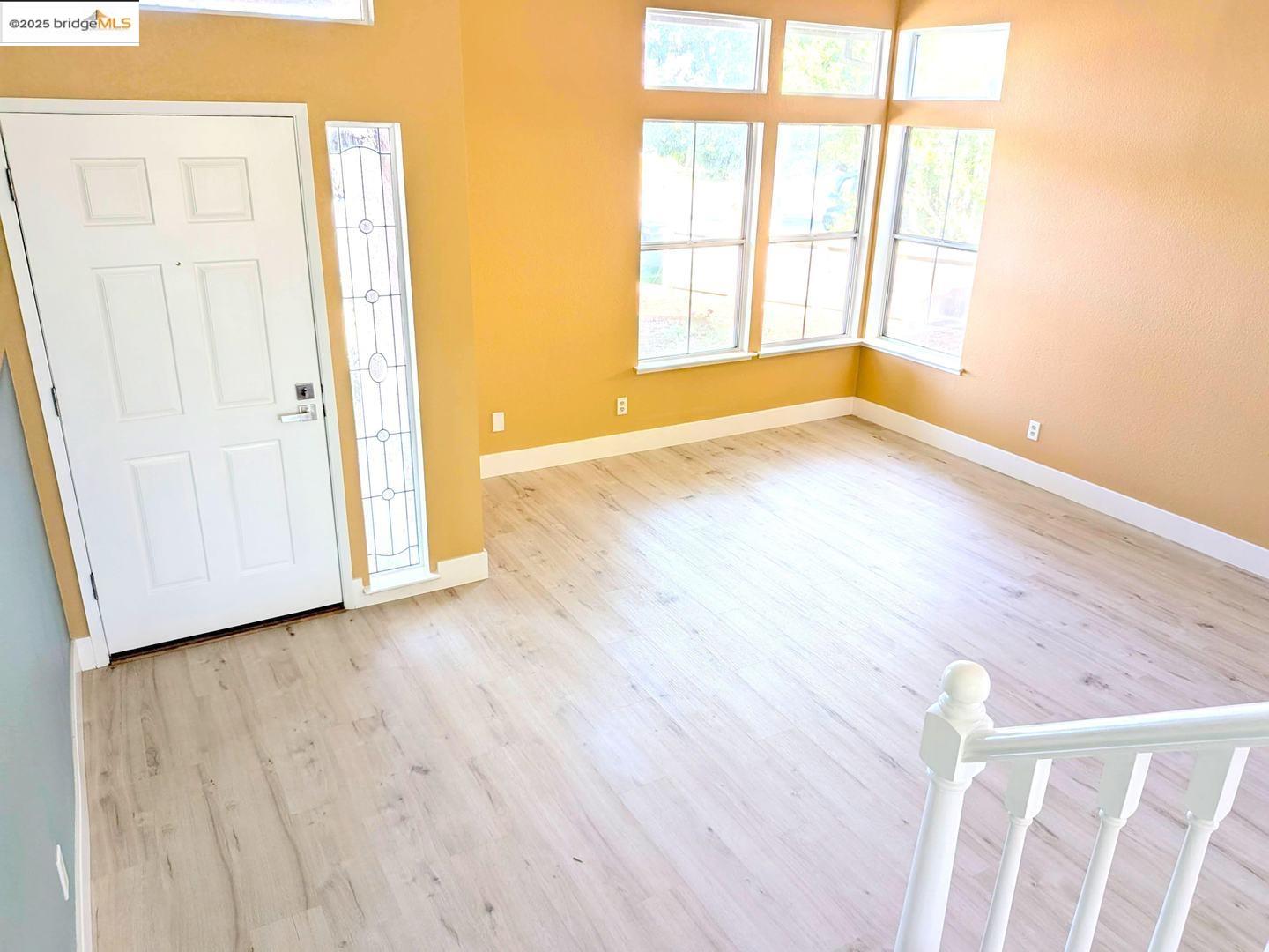 Detail Gallery Image 4 of 33 For 9488 Lockeridge Way, Sacramento,  CA 95829 - 4 Beds | 3 Baths