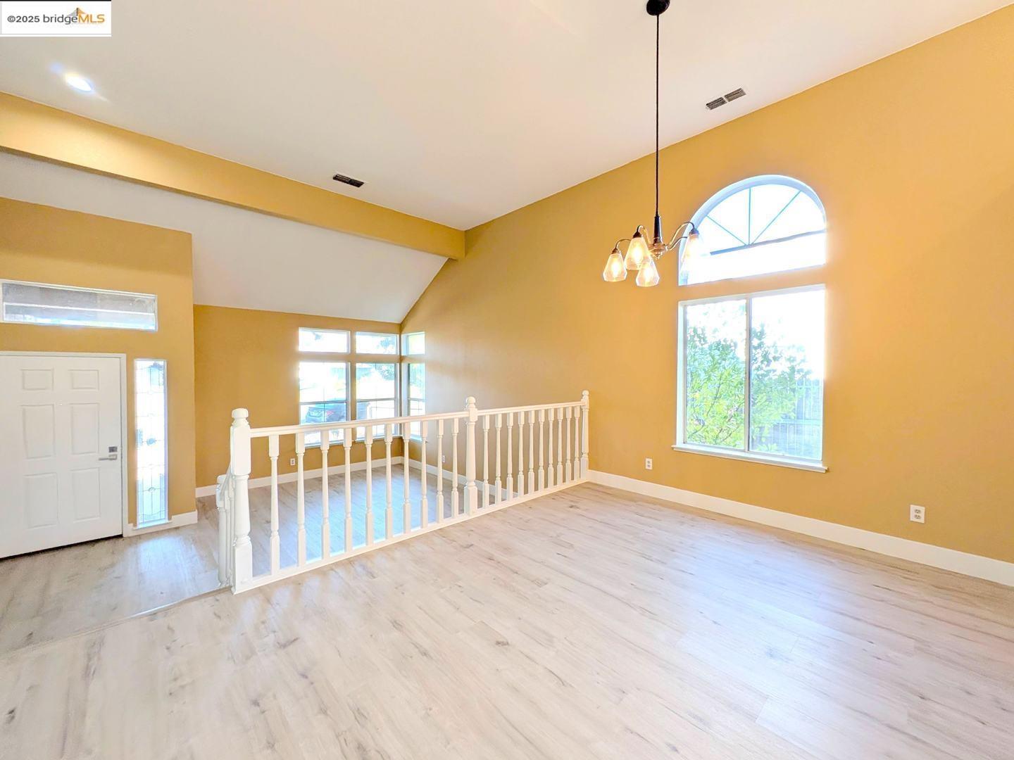 Detail Gallery Image 5 of 33 For 9488 Lockeridge Way, Sacramento,  CA 95829 - 4 Beds | 3 Baths