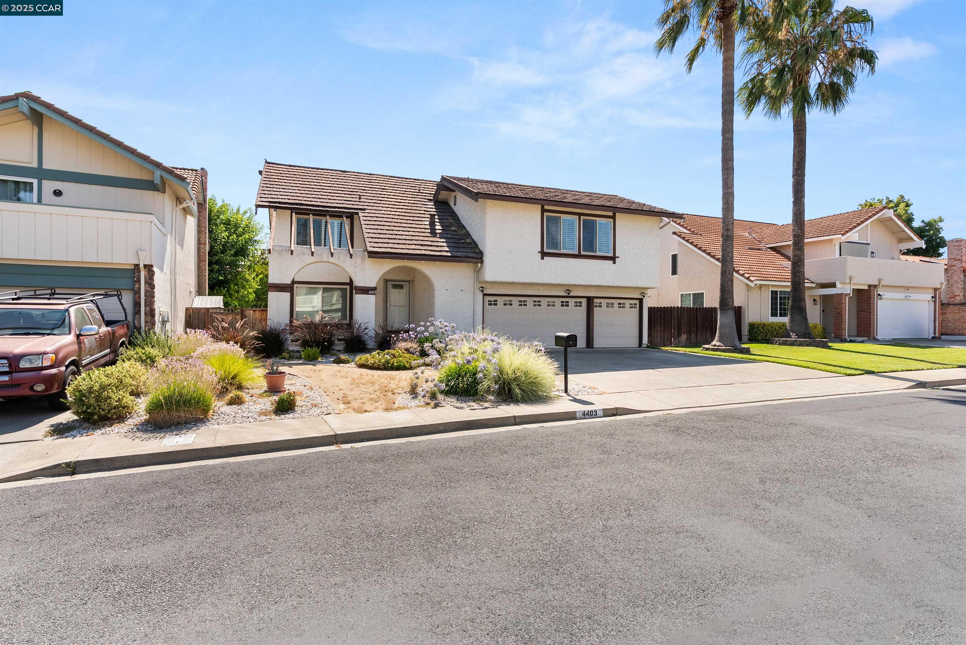 Detail Gallery Image 3 of 52 For 4403 Winterberry Ct, Concord,  CA 94521 - 4 Beds | 2/1 Baths