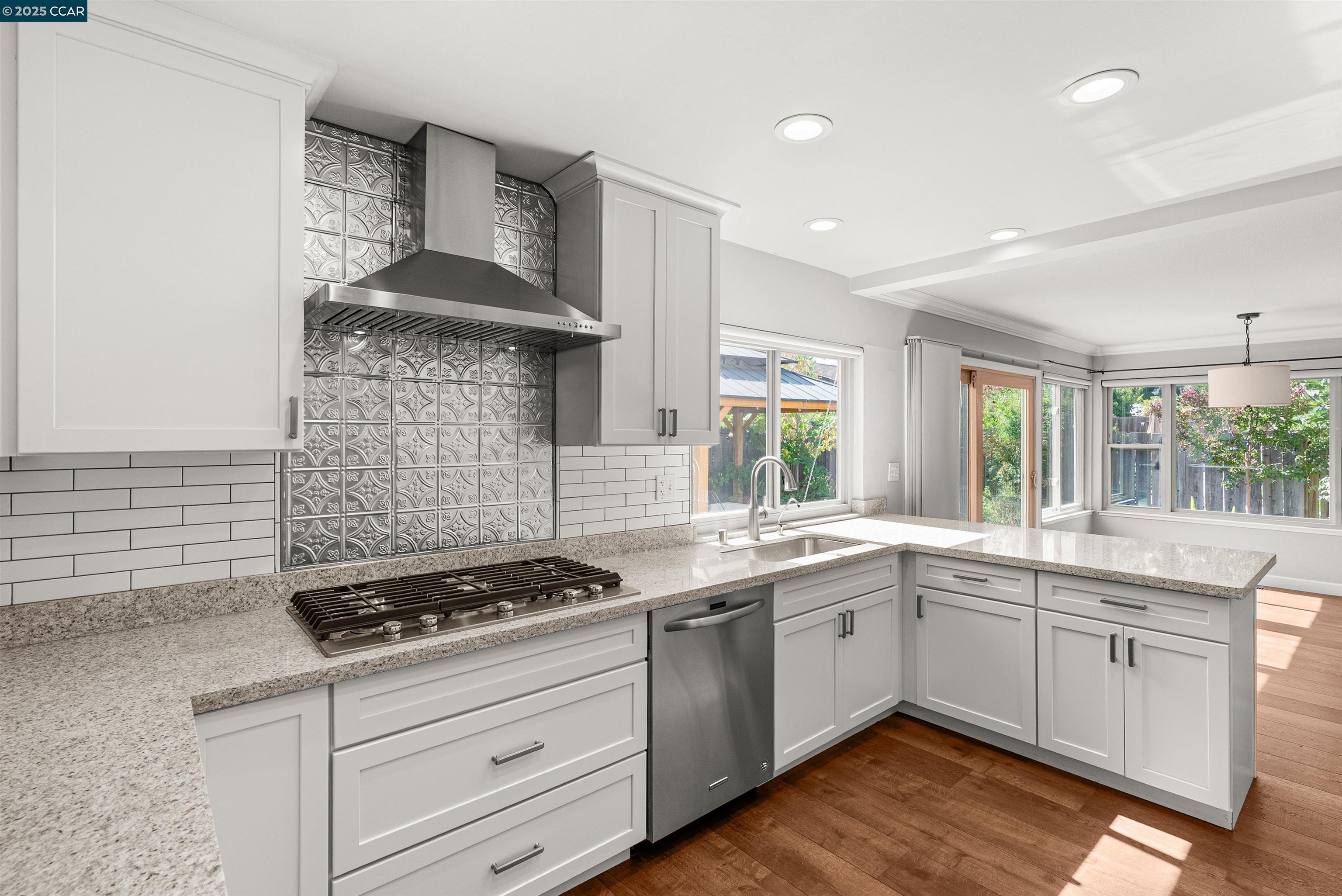 Detail Gallery Image 22 of 52 For 4403 Winterberry Ct, Concord,  CA 94521 - 4 Beds | 2/1 Baths