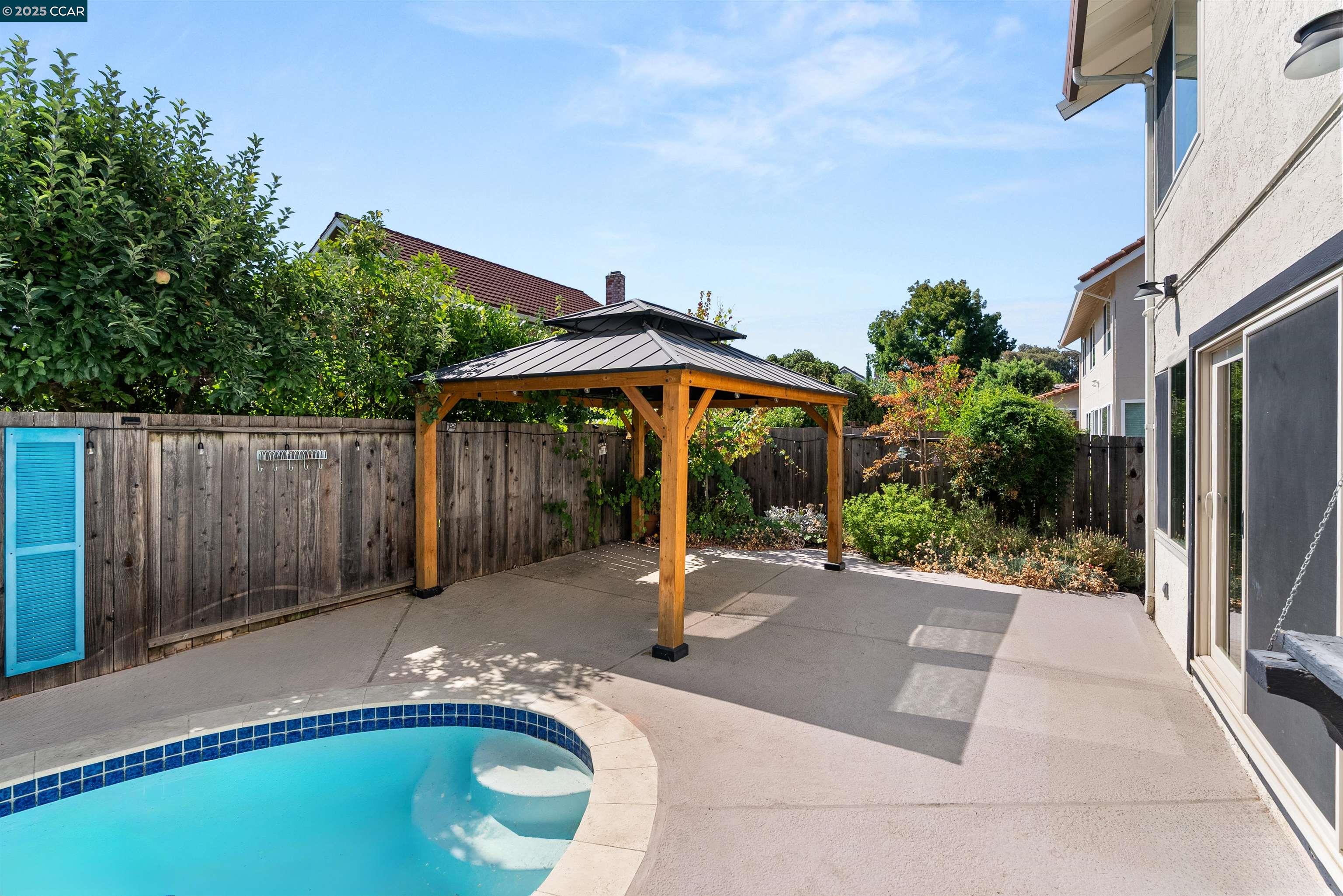Detail Gallery Image 49 of 52 For 4403 Winterberry Ct, Concord,  CA 94521 - 4 Beds | 2/1 Baths