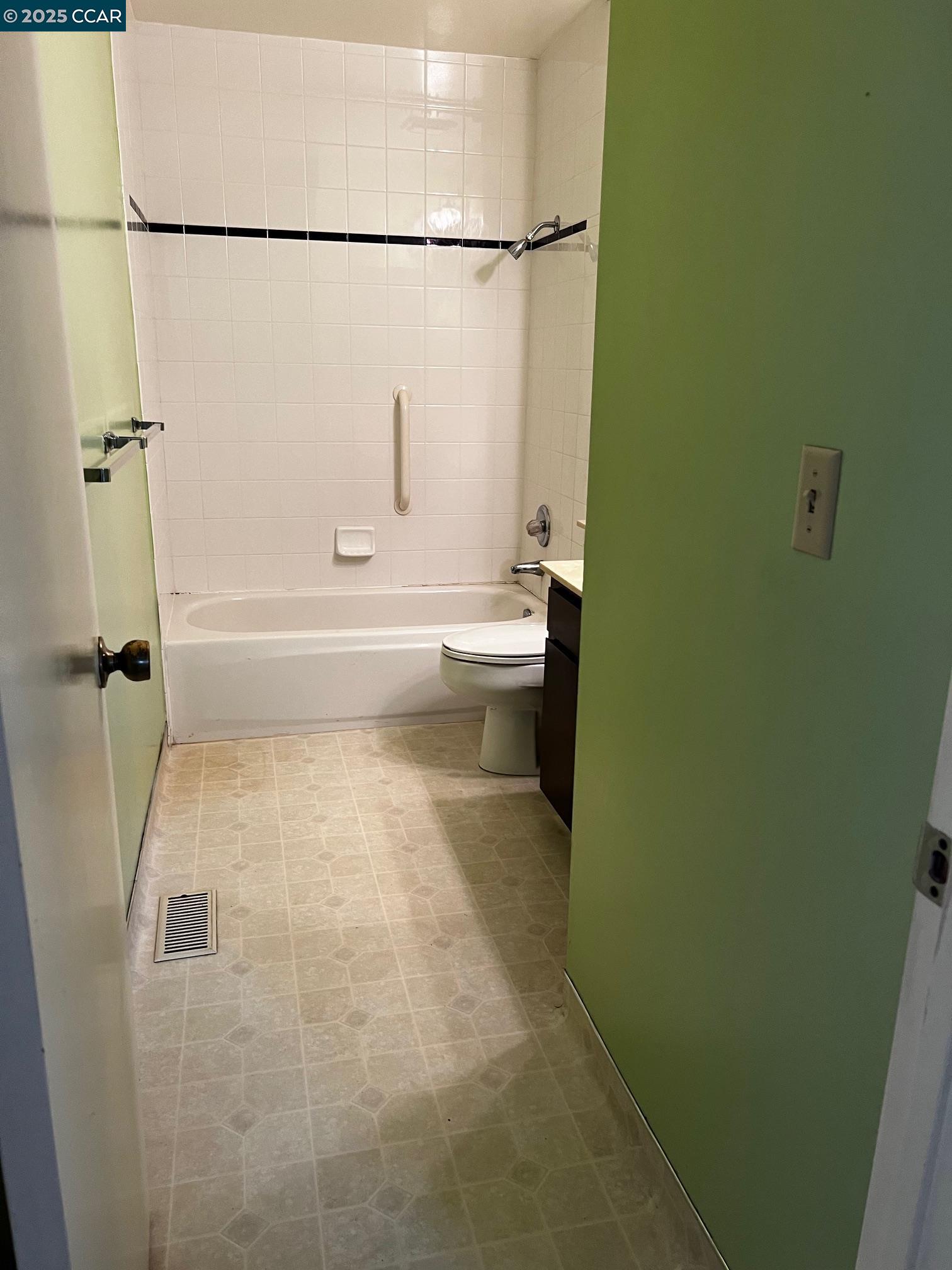Detail Gallery Image 14 of 24 For 4495 Wildberry Ct, Concord,  CA 94521 - 3 Beds | 2 Baths
