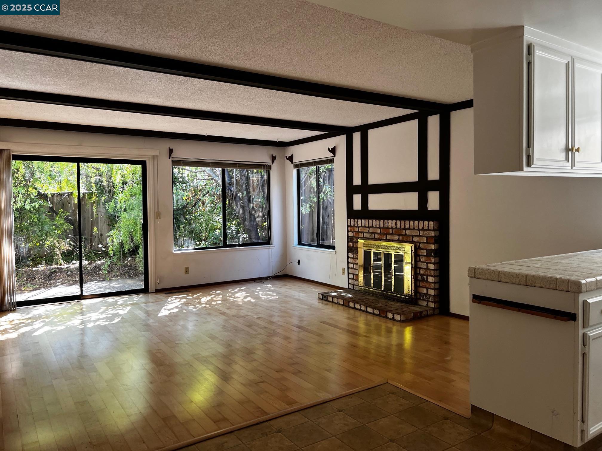 Detail Gallery Image 4 of 24 For 4495 Wildberry Ct, Concord,  CA 94521 - 3 Beds | 2 Baths