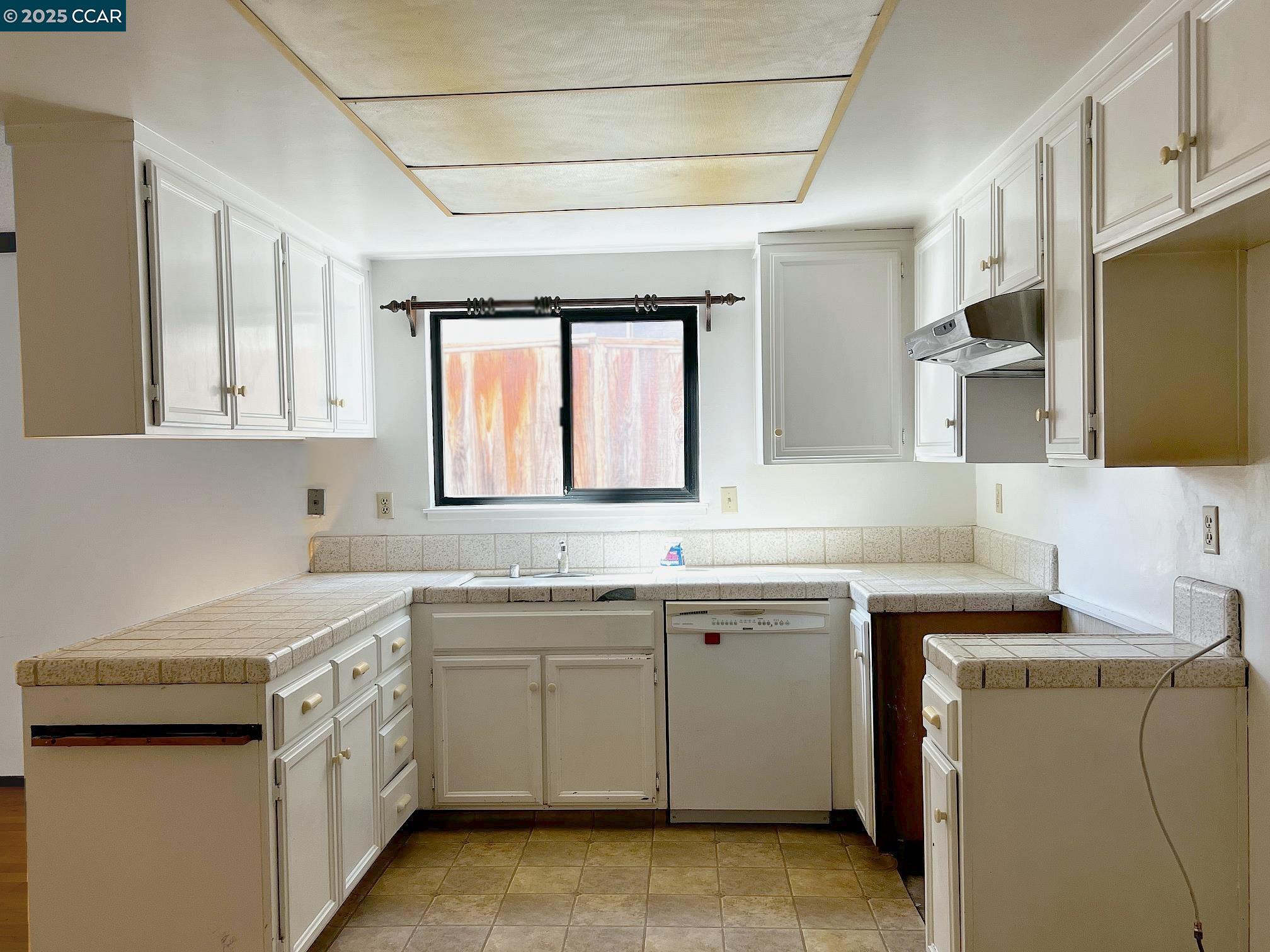 Detail Gallery Image 5 of 24 For 4495 Wildberry Ct, Concord,  CA 94521 - 3 Beds | 2 Baths