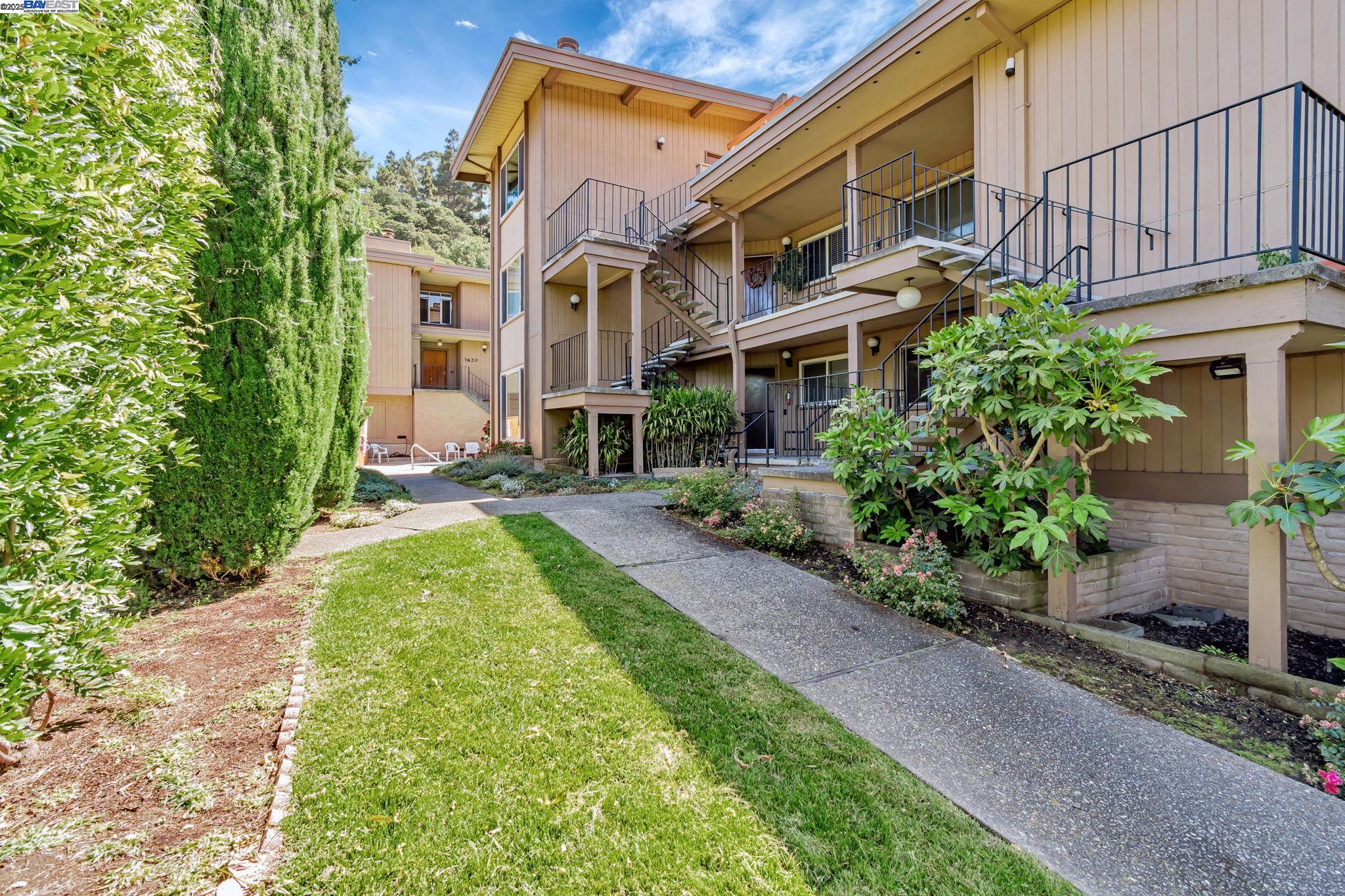 Browse active condo listings in OAK KNOLL