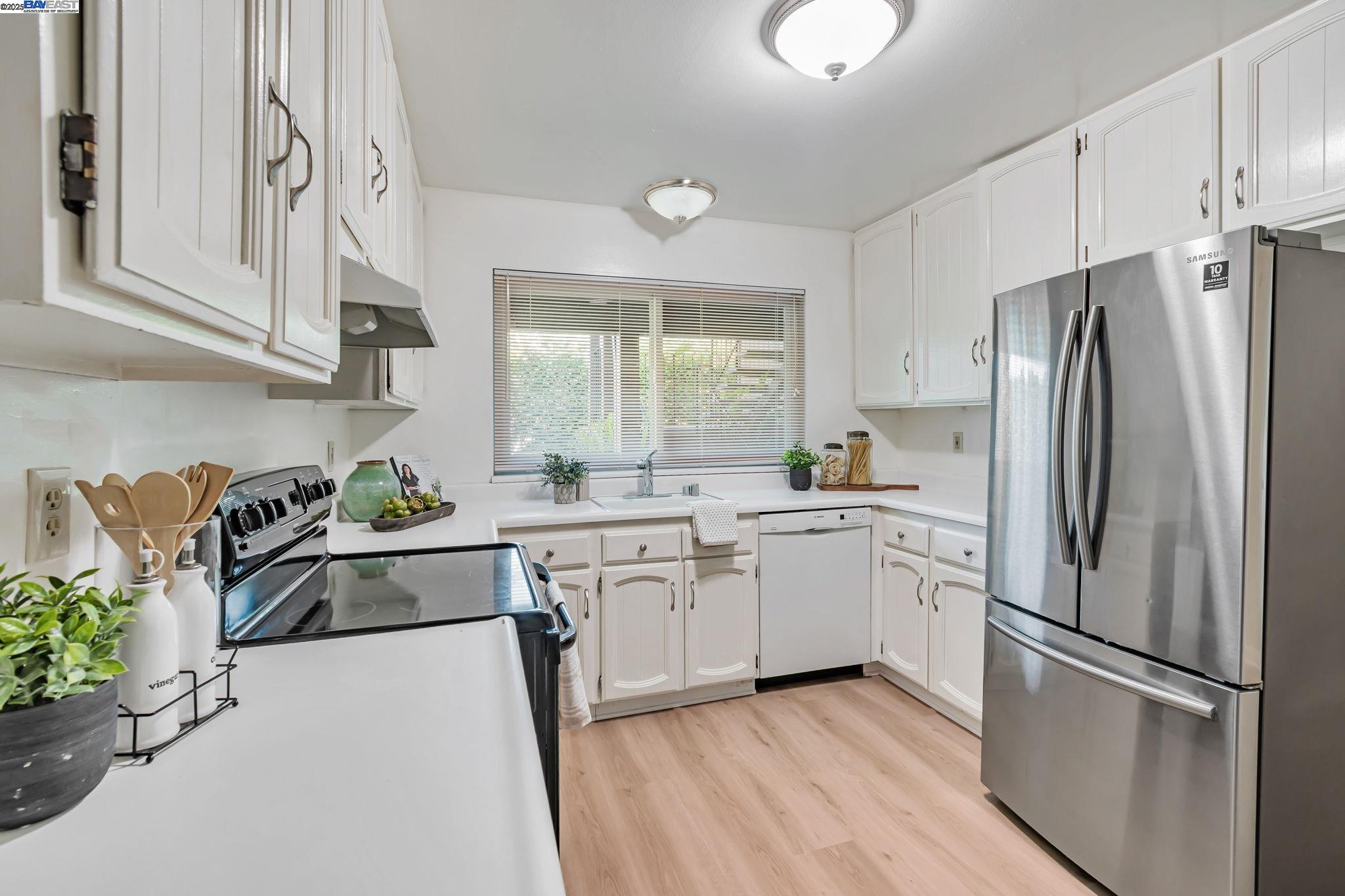 Photo #11: 41107608 Listing: Photo #11