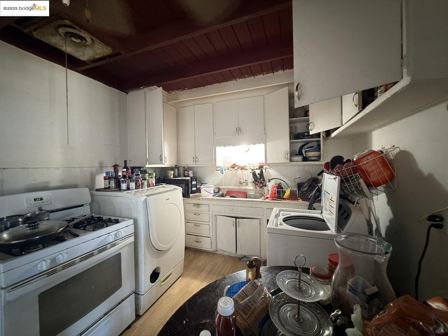 Detail Gallery Image 6 of 8 For 669 Carpino Ave #669-671,  Pittsburg,  CA 94565 - 4 Beds | 2 Baths