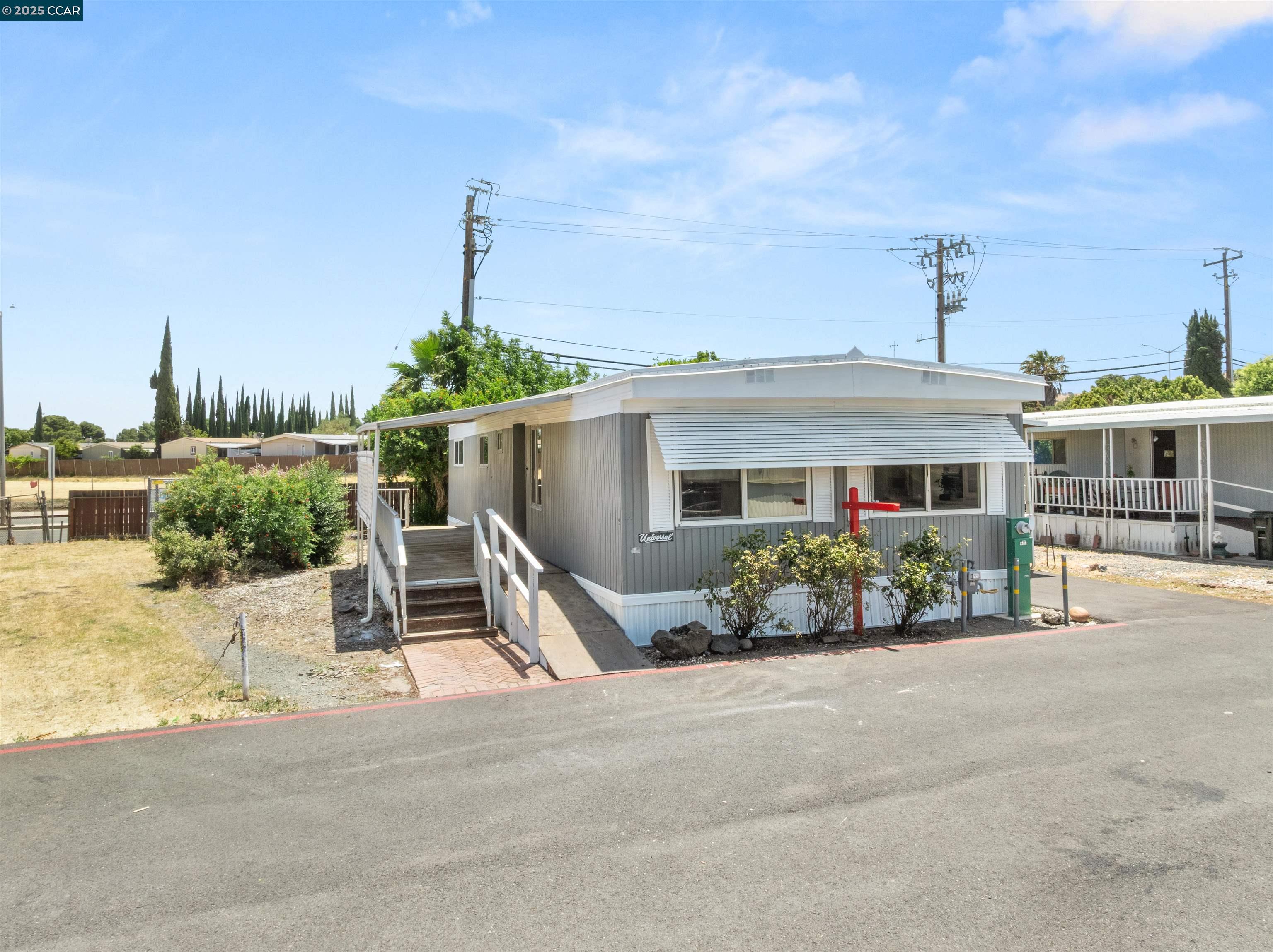 Detail Gallery Image 3 of 29 For 3301 Buchanan Road #11,  Antioch,  CA 94509 - 2 Beds | 2 Baths
