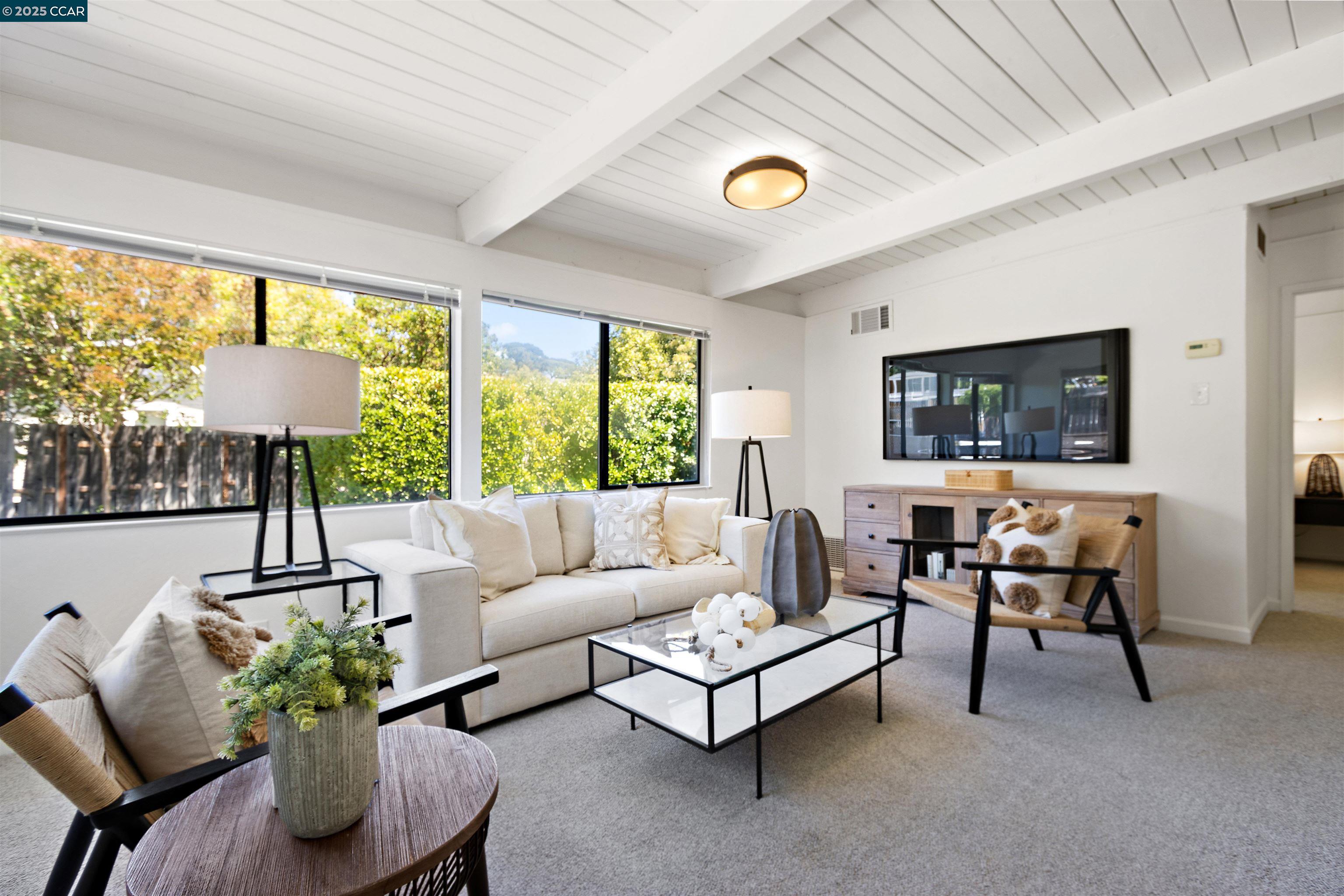 Detail Gallery Image 12 of 30 For 3374 Mildred Lane, Lafayette,  CA 94549 - 4 Beds | 2/1 Baths