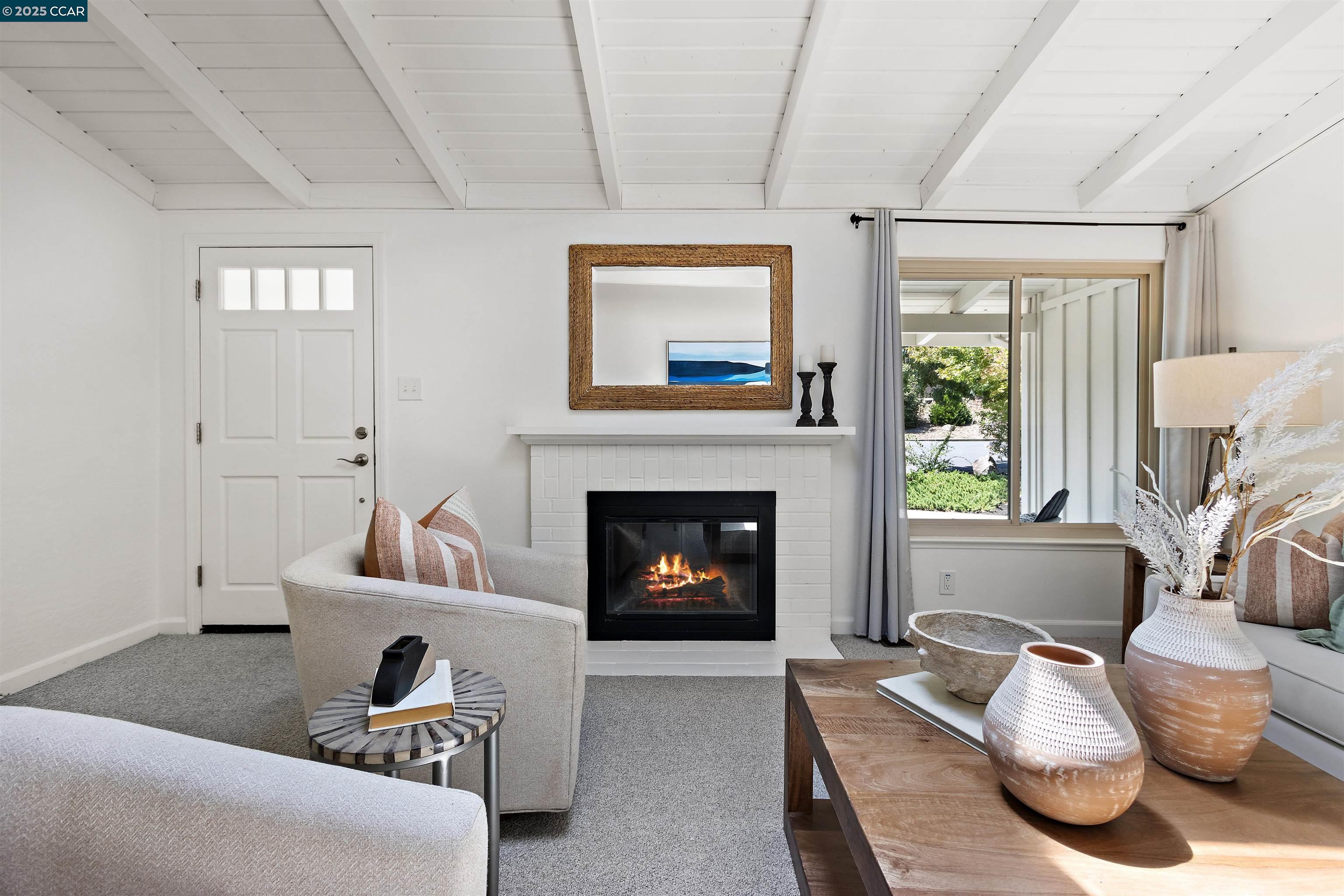 Detail Gallery Image 7 of 30 For 3374 Mildred Lane, Lafayette,  CA 94549 - 4 Beds | 2/1 Baths