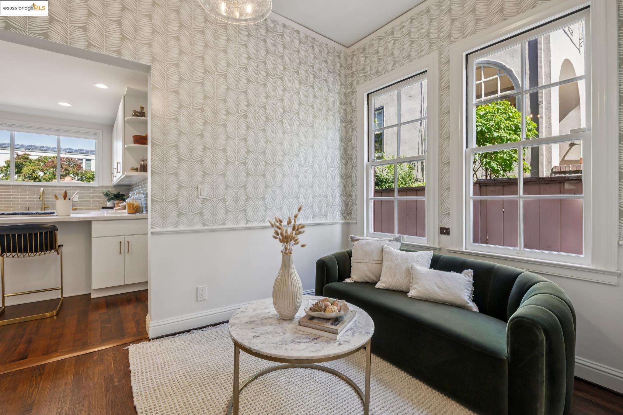 Detail Gallery Image 11 of 55 For 612 Longridge Rd, Oakland,  CA 94610 - 5 Beds | 4/1 Baths