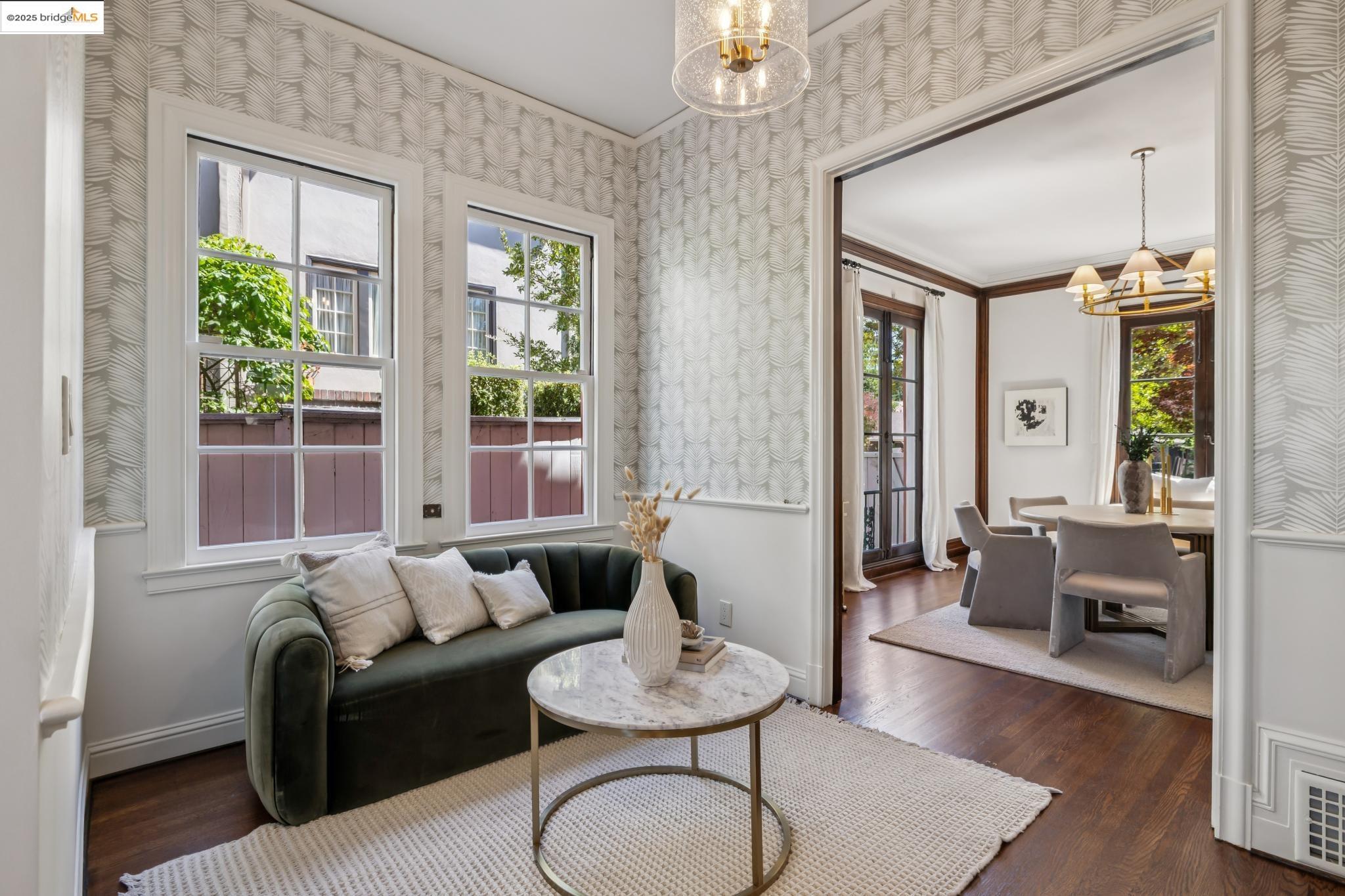 Detail Gallery Image 12 of 55 For 612 Longridge Rd, Oakland,  CA 94610 - 5 Beds | 4/1 Baths