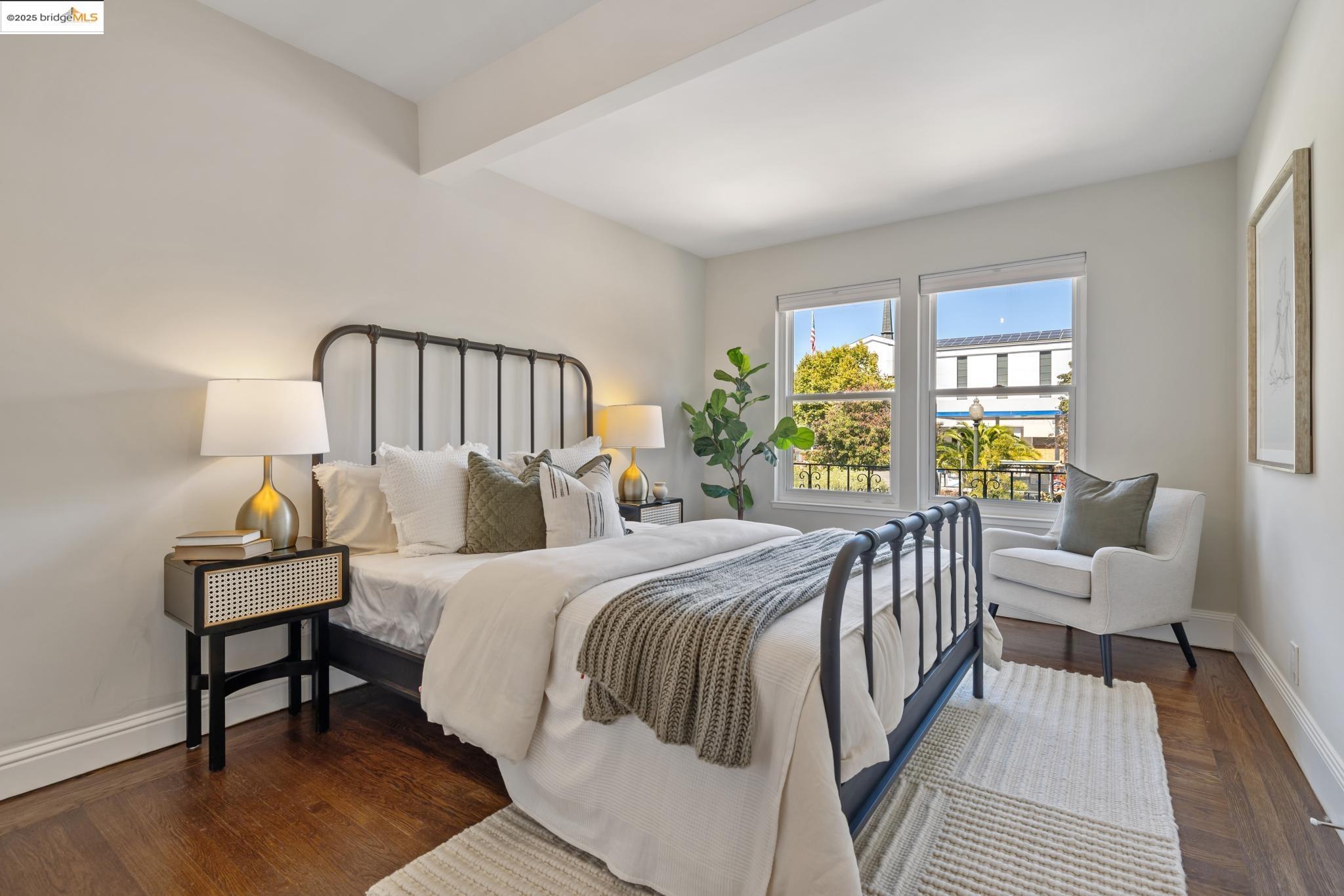 Detail Gallery Image 20 of 55 For 612 Longridge Rd, Oakland,  CA 94610 - 5 Beds | 4/1 Baths