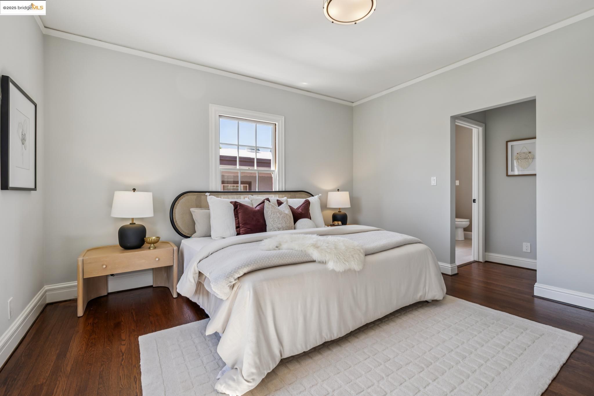 Detail Gallery Image 27 of 55 For 612 Longridge Rd, Oakland,  CA 94610 - 5 Beds | 4/1 Baths
