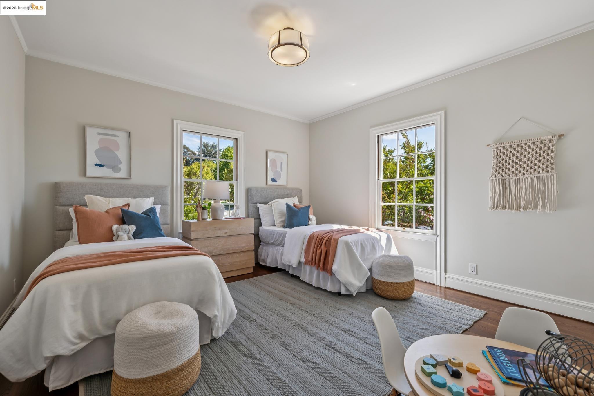 Detail Gallery Image 31 of 55 For 612 Longridge Rd, Oakland,  CA 94610 - 5 Beds | 4/1 Baths