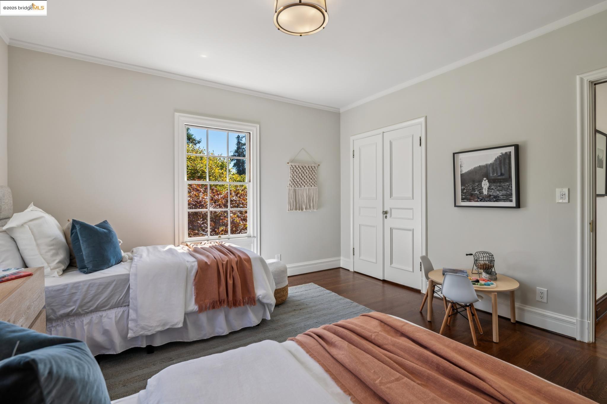 Detail Gallery Image 32 of 55 For 612 Longridge Rd, Oakland,  CA 94610 - 5 Beds | 4/1 Baths