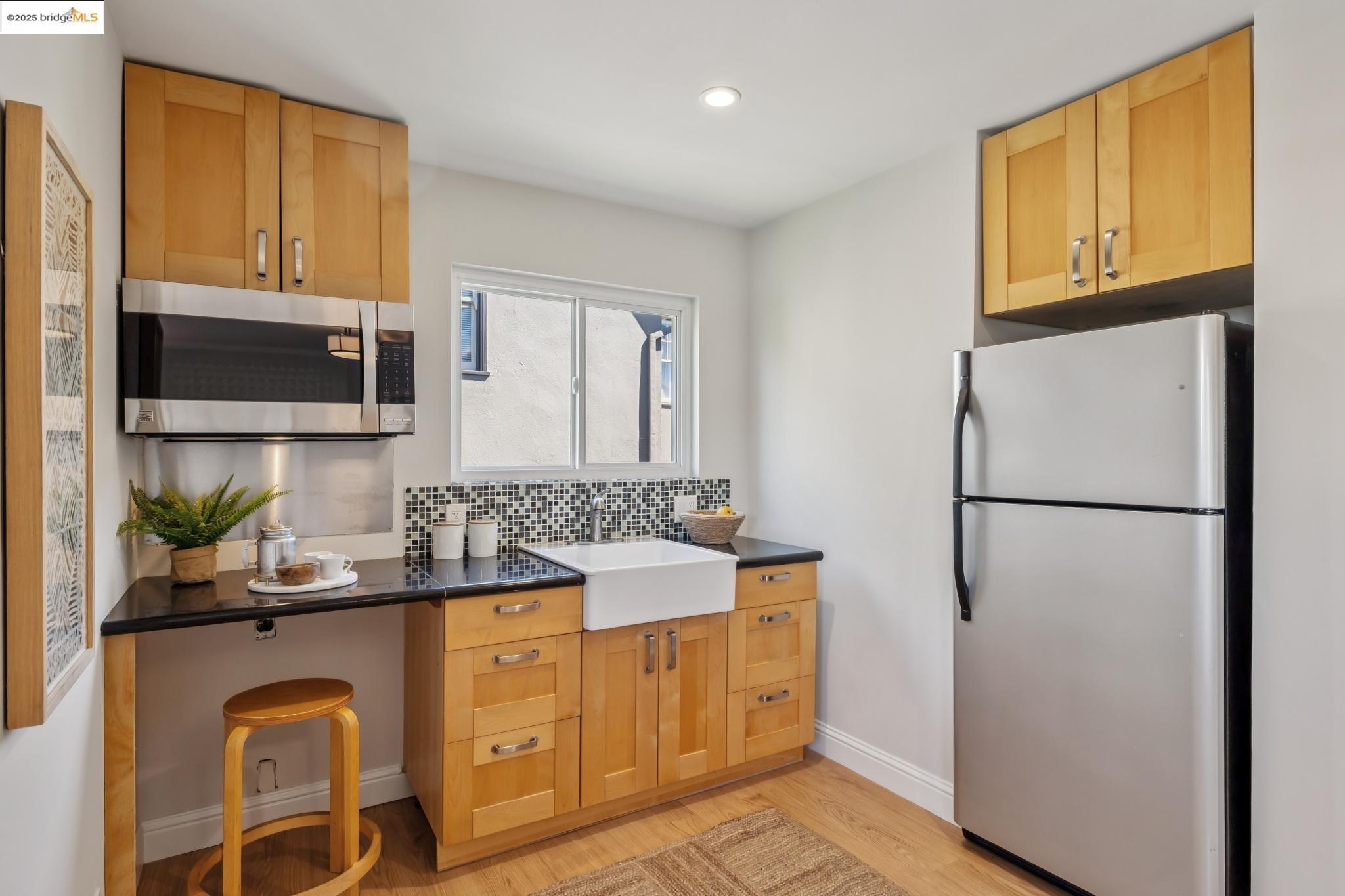Detail Gallery Image 39 of 55 For 612 Longridge Rd, Oakland,  CA 94610 - 5 Beds | 4/1 Baths