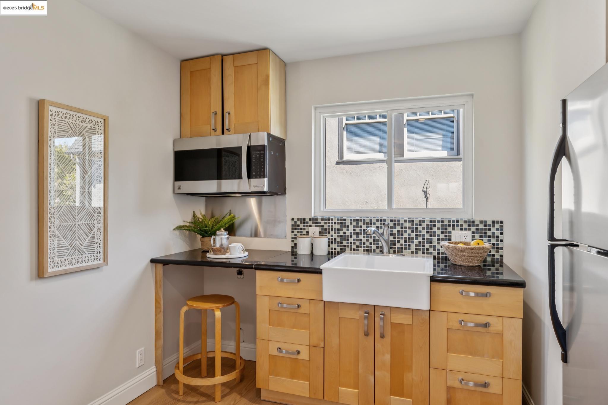 Detail Gallery Image 40 of 55 For 612 Longridge Rd, Oakland,  CA 94610 - 5 Beds | 4/1 Baths