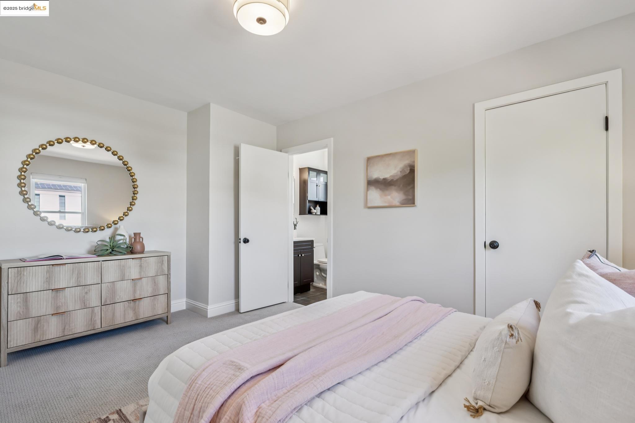 Detail Gallery Image 42 of 55 For 612 Longridge Rd, Oakland,  CA 94610 - 5 Beds | 4/1 Baths