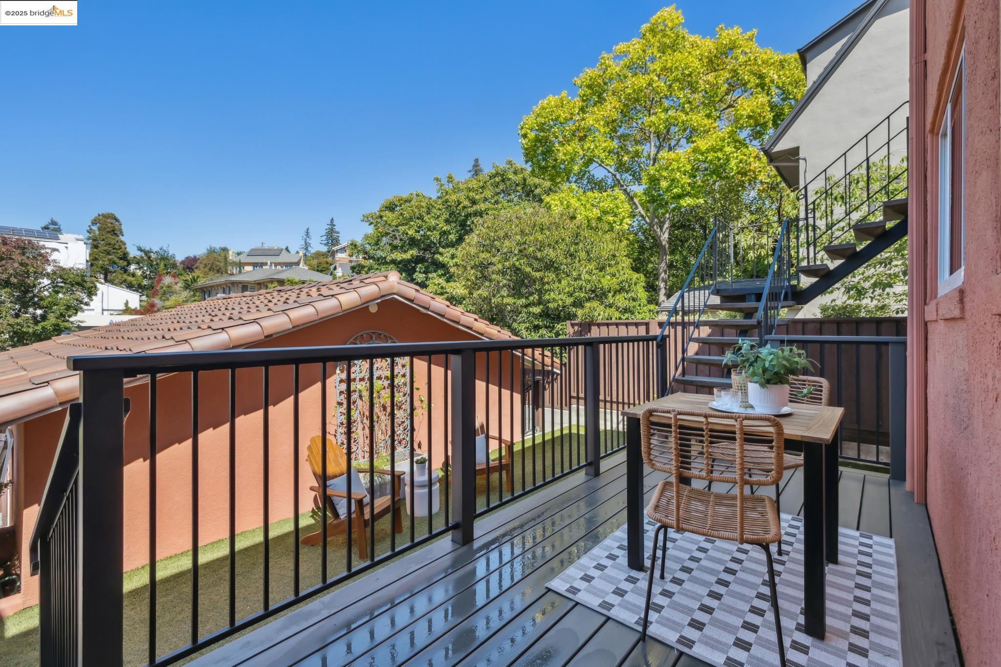 Detail Gallery Image 48 of 55 For 612 Longridge Rd, Oakland,  CA 94610 - 5 Beds | 4/1 Baths