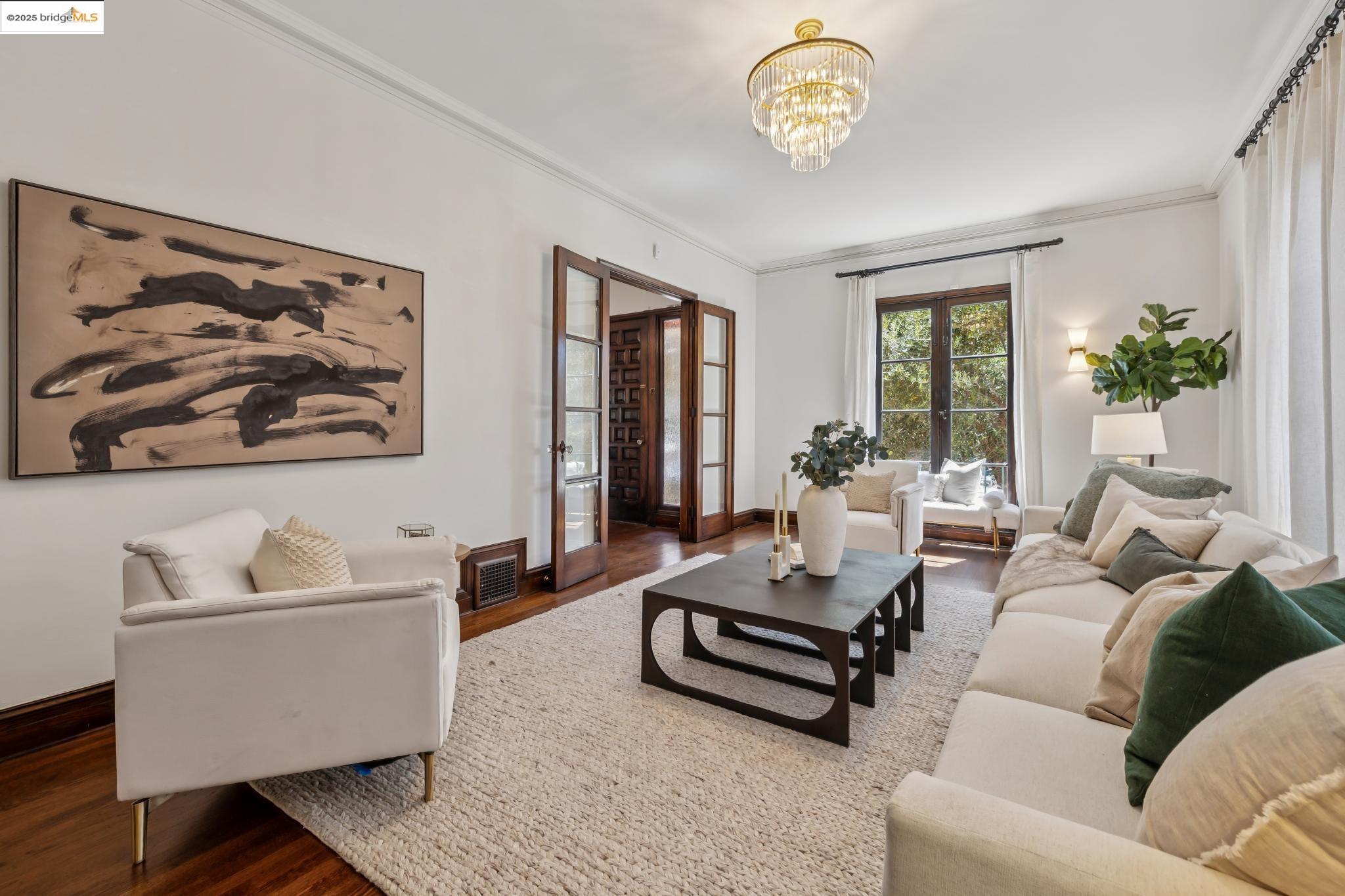 Detail Gallery Image 6 of 55 For 612 Longridge Rd, Oakland,  CA 94610 - 5 Beds | 4/1 Baths