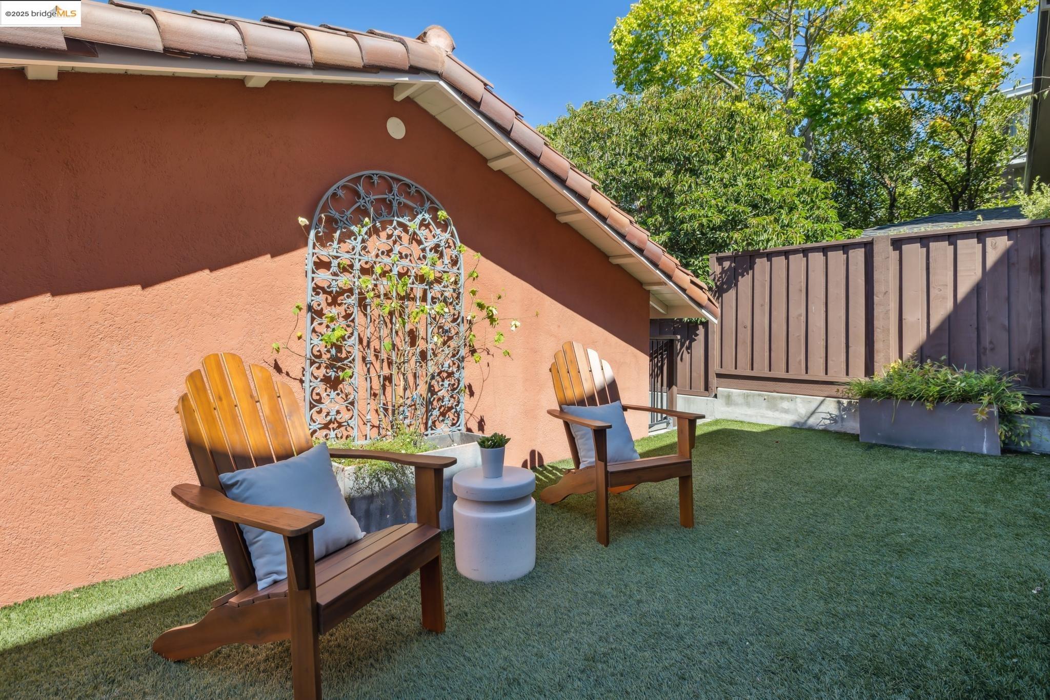 Detail Gallery Image 49 of 55 For 612 Longridge Rd, Oakland,  CA 94610 - 5 Beds | 4/1 Baths