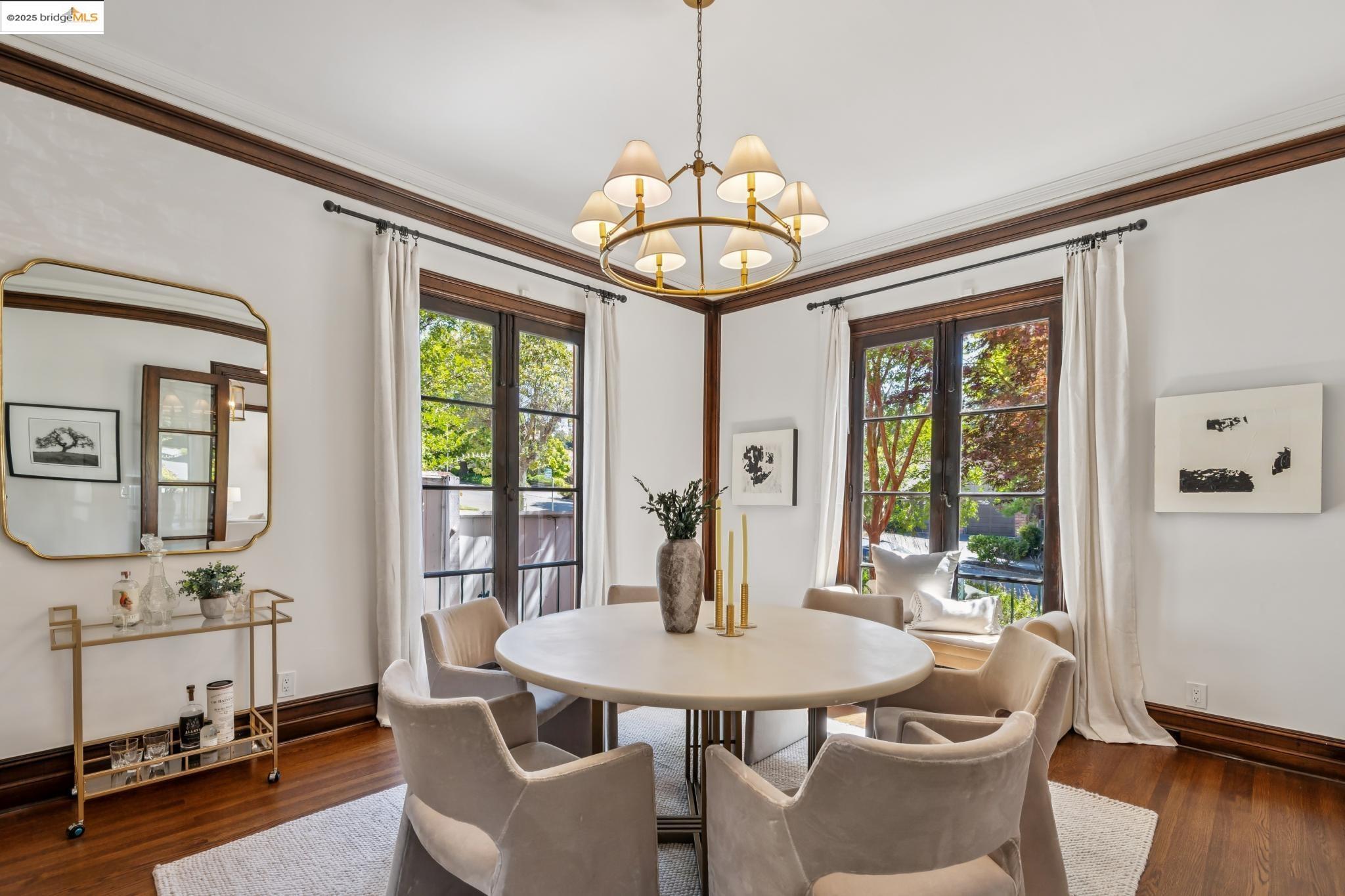 Detail Gallery Image 8 of 55 For 612 Longridge Rd, Oakland,  CA 94610 - 5 Beds | 4/1 Baths