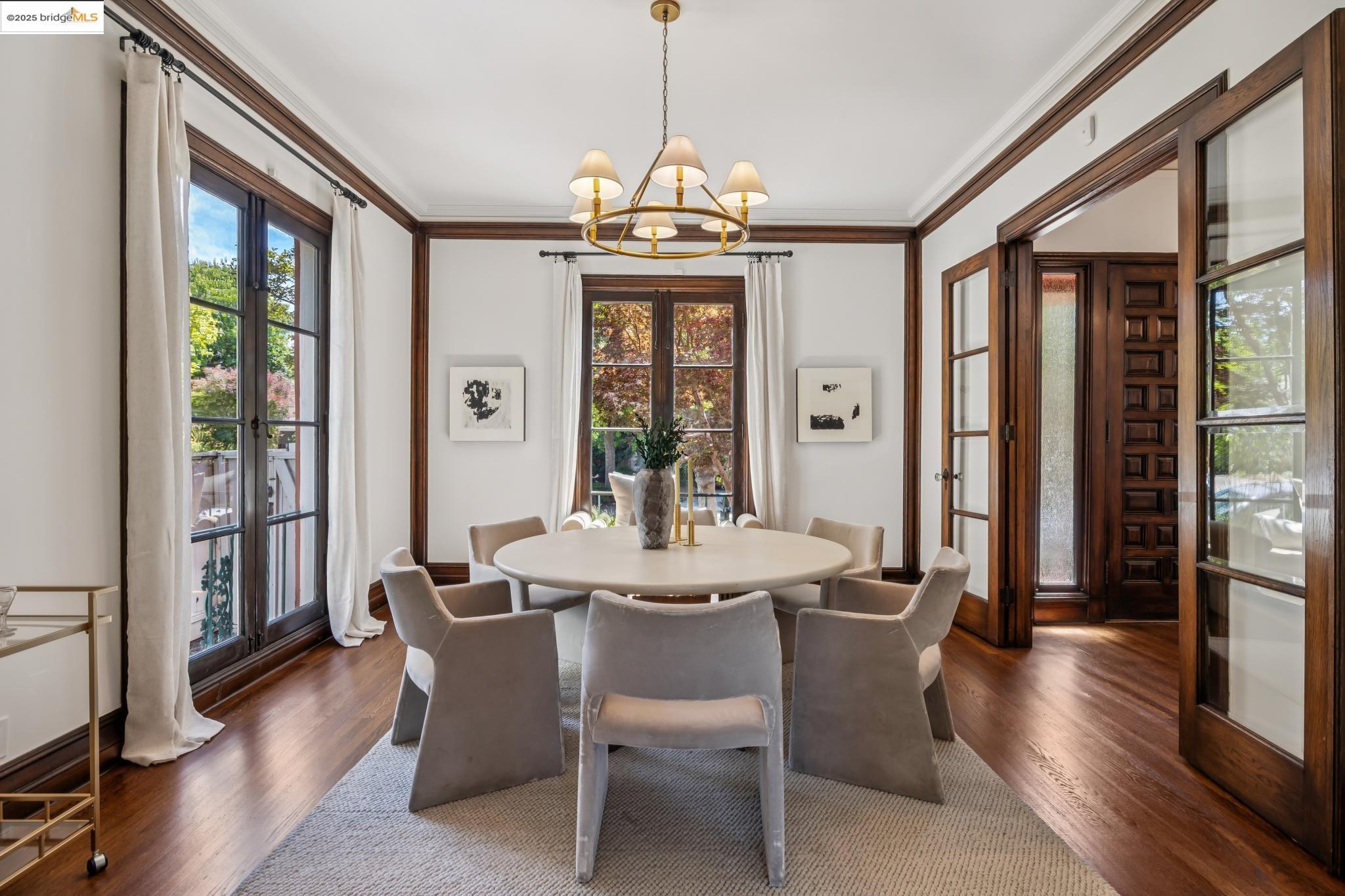 Detail Gallery Image 9 of 55 For 612 Longridge Rd, Oakland,  CA 94610 - 5 Beds | 4/1 Baths