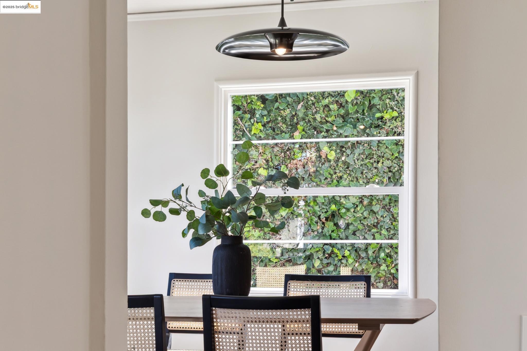 Detail Gallery Image 11 of 53 For 4701 Kaphan Ave, Oakland,  CA 94619 - 3 Beds | 2/1 Baths