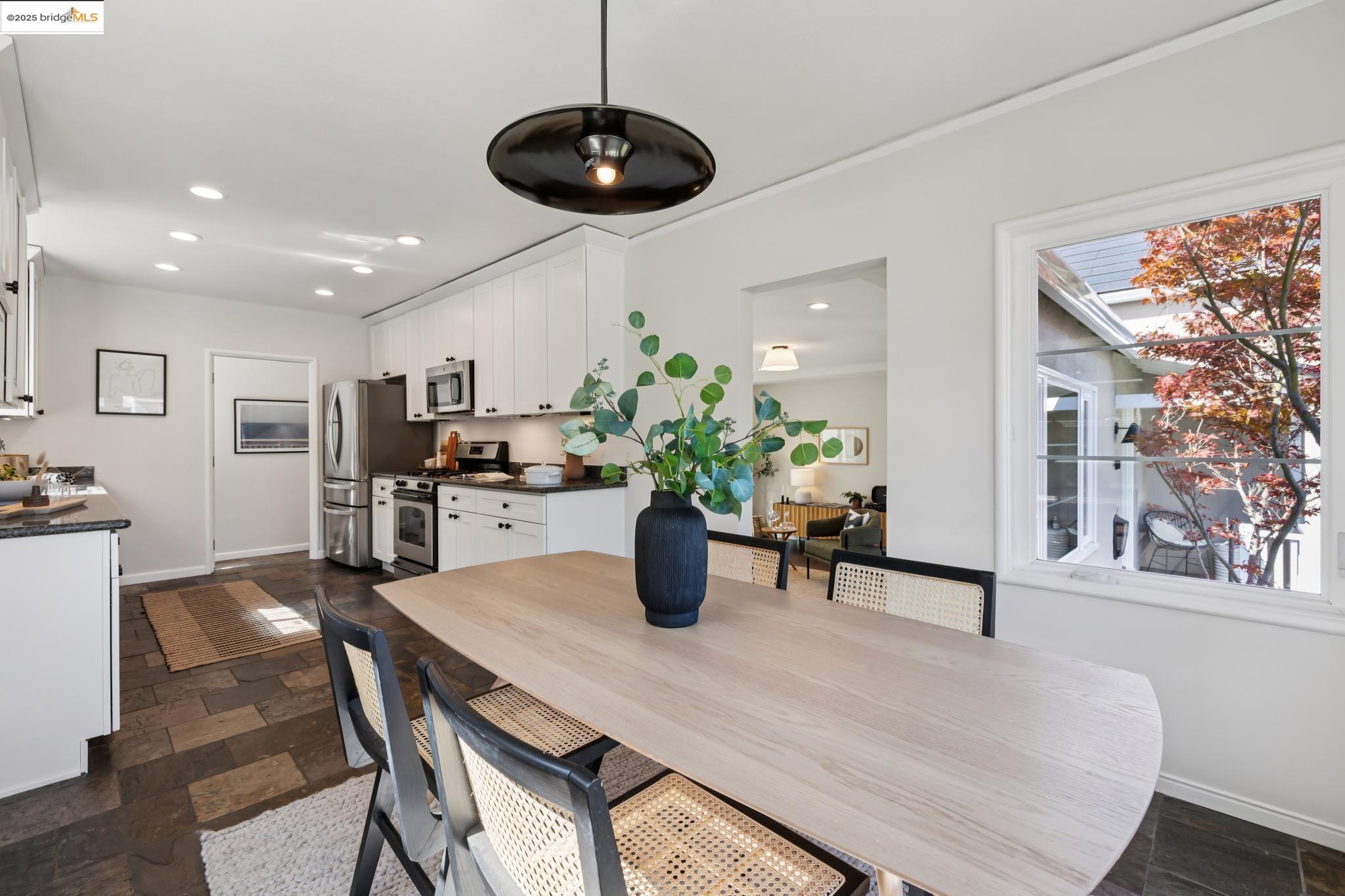 Detail Gallery Image 13 of 53 For 4701 Kaphan Ave, Oakland,  CA 94619 - 3 Beds | 2/1 Baths