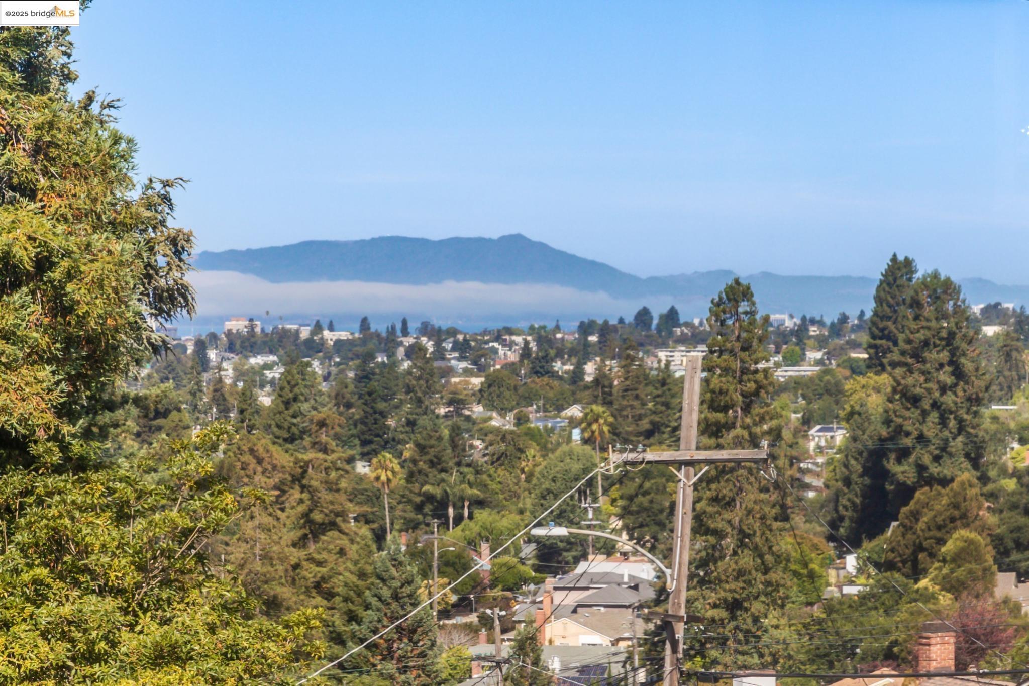 Detail Gallery Image 18 of 53 For 4701 Kaphan Ave, Oakland,  CA 94619 - 3 Beds | 2/1 Baths