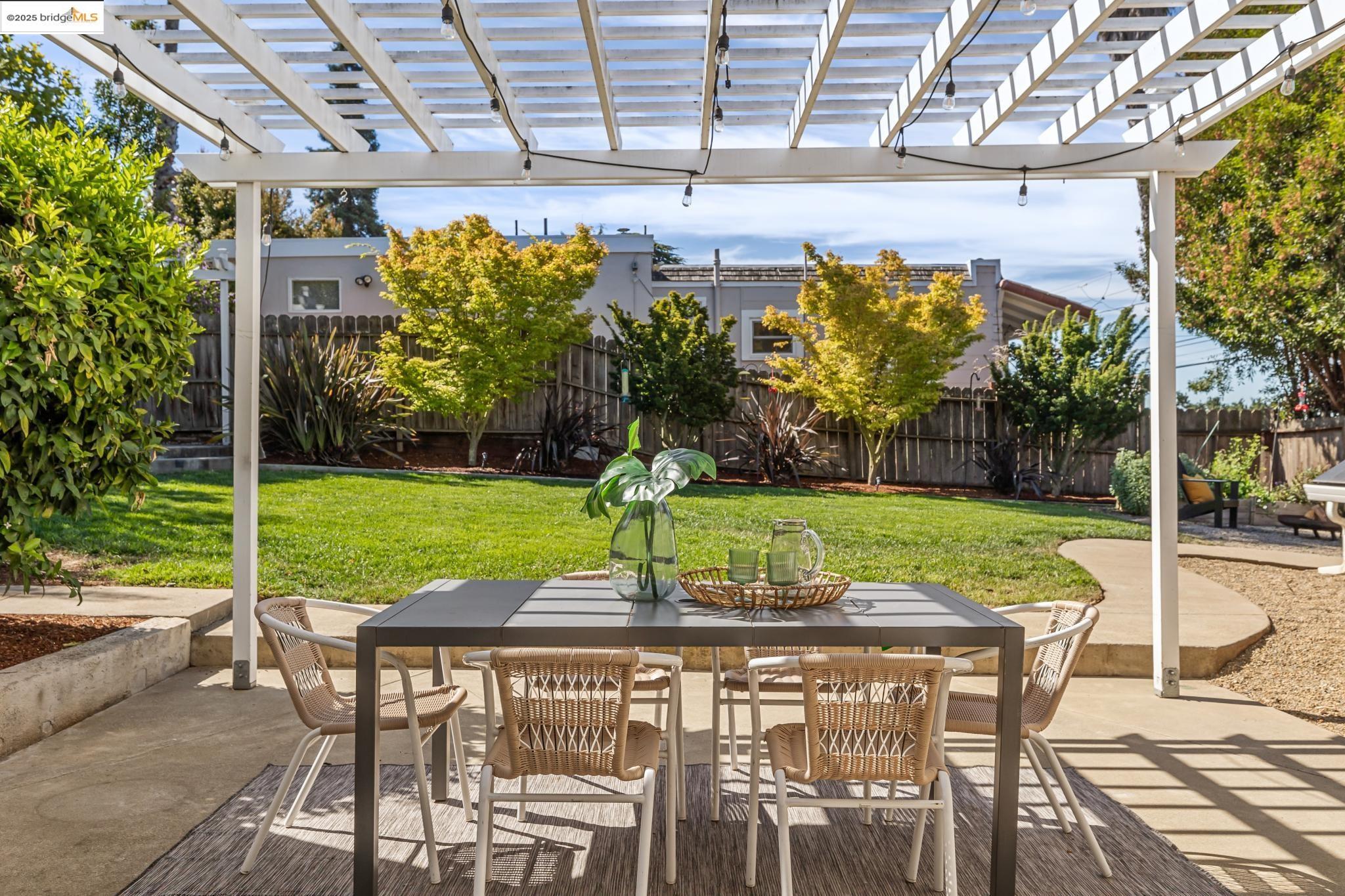 Detail Gallery Image 33 of 53 For 4701 Kaphan Ave, Oakland,  CA 94619 - 3 Beds | 2/1 Baths
