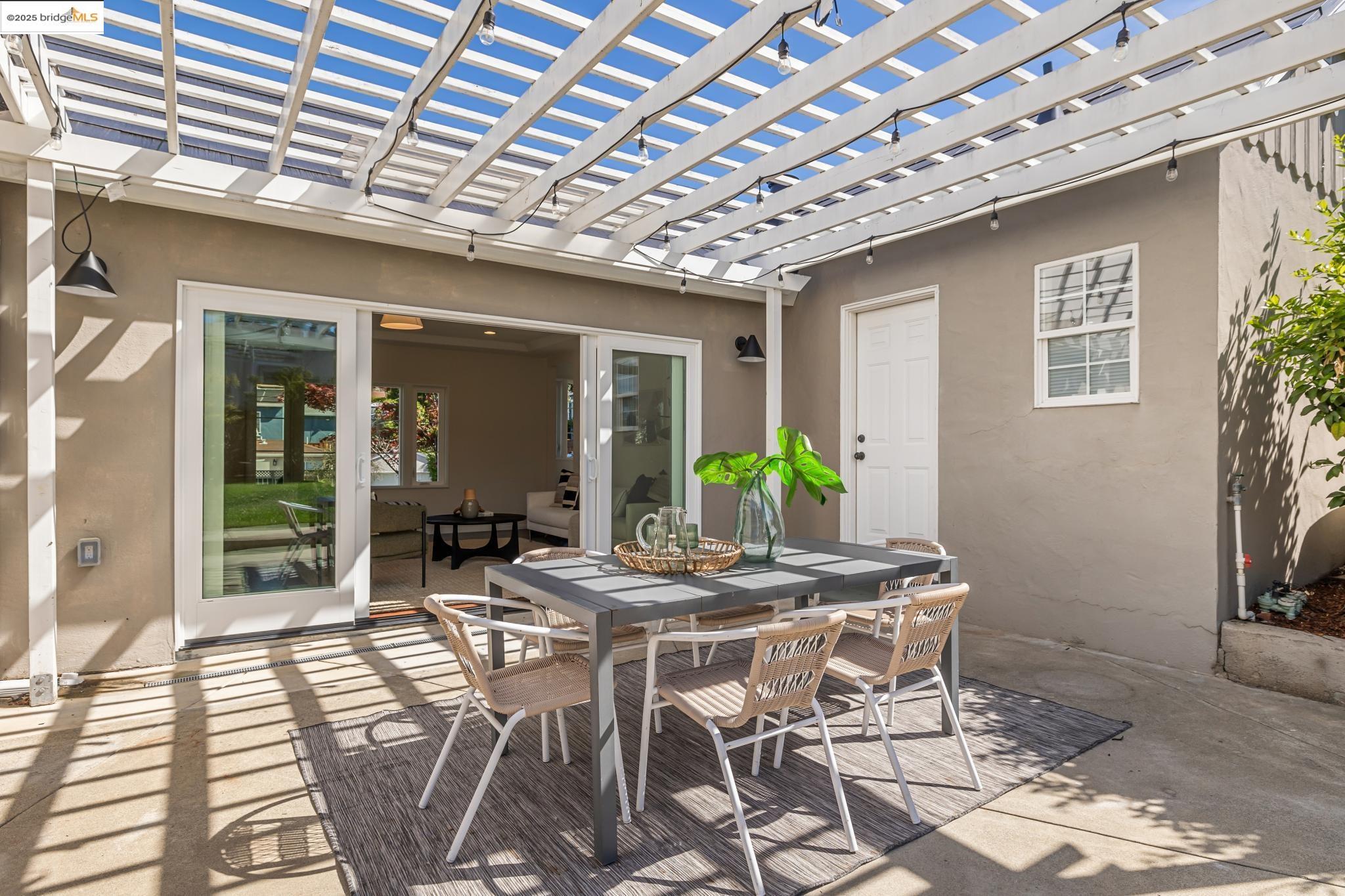 Detail Gallery Image 34 of 53 For 4701 Kaphan Ave, Oakland,  CA 94619 - 3 Beds | 2/1 Baths