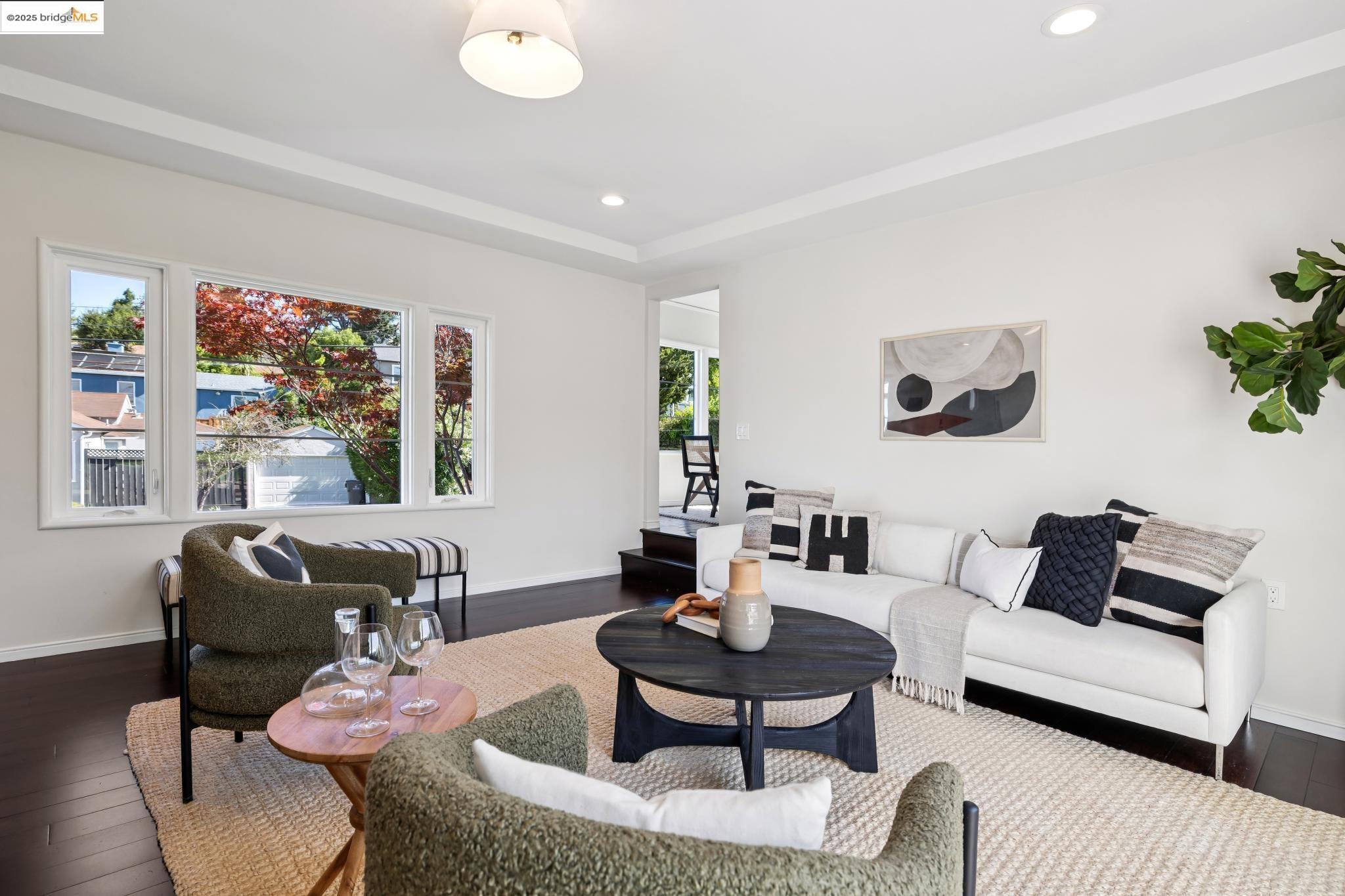 Detail Gallery Image 9 of 53 For 4701 Kaphan Ave, Oakland,  CA 94619 - 3 Beds | 2/1 Baths