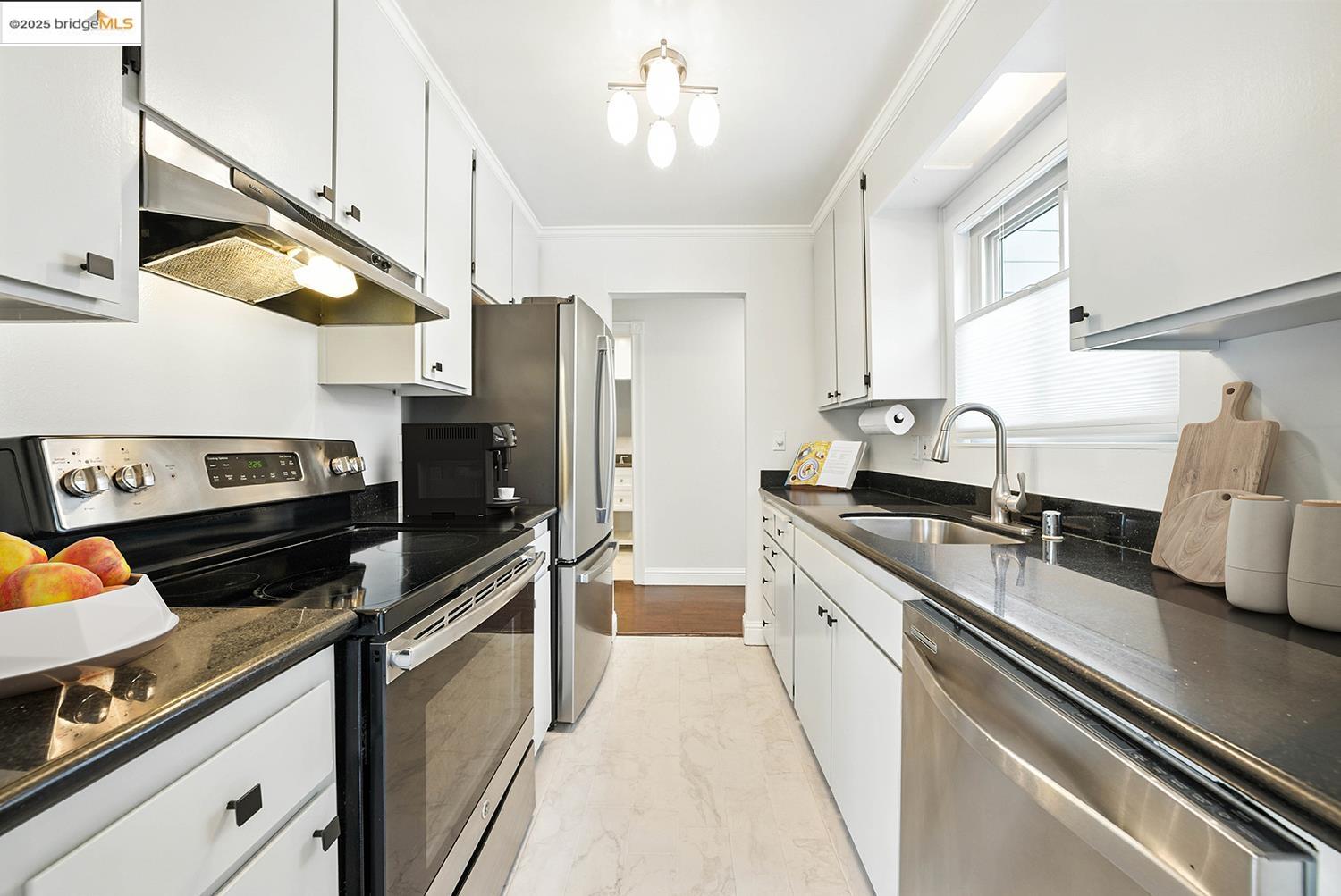 Photo #9: 41107623 Listing: Photo #9