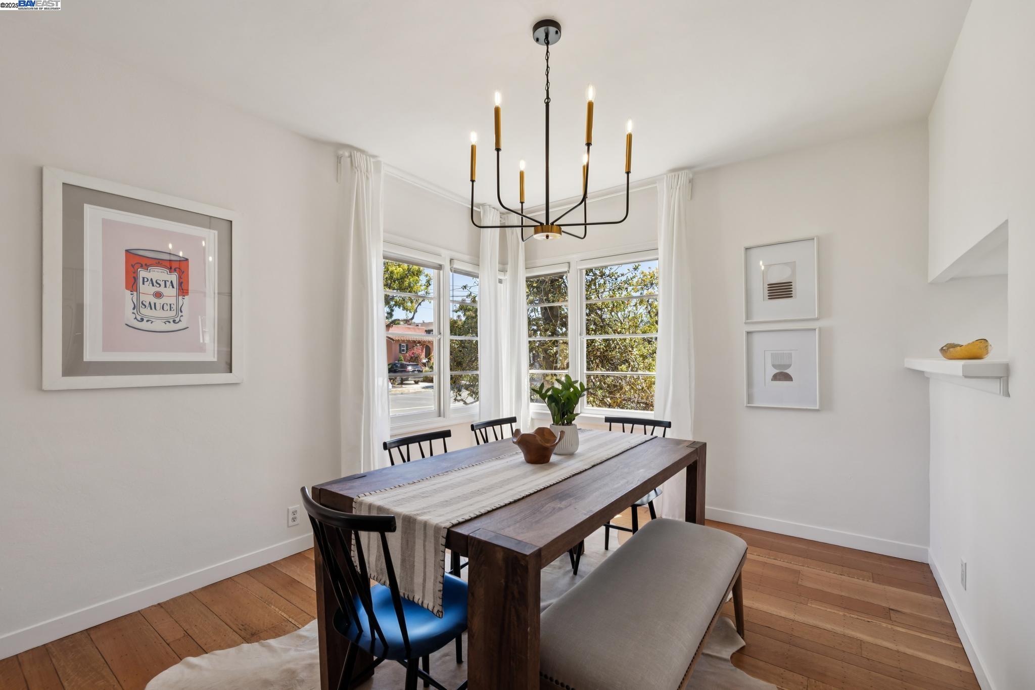 Detail Gallery Image 13 of 60 For 200 Santa Clara Ave, Alameda,  CA 94501 - 3 Beds | 1/1 Baths